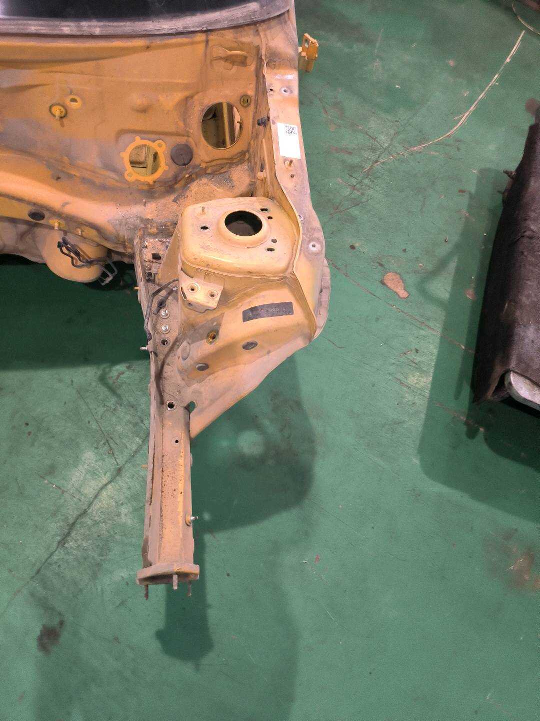 41007270355 Front Wheel Arch Panel, Left