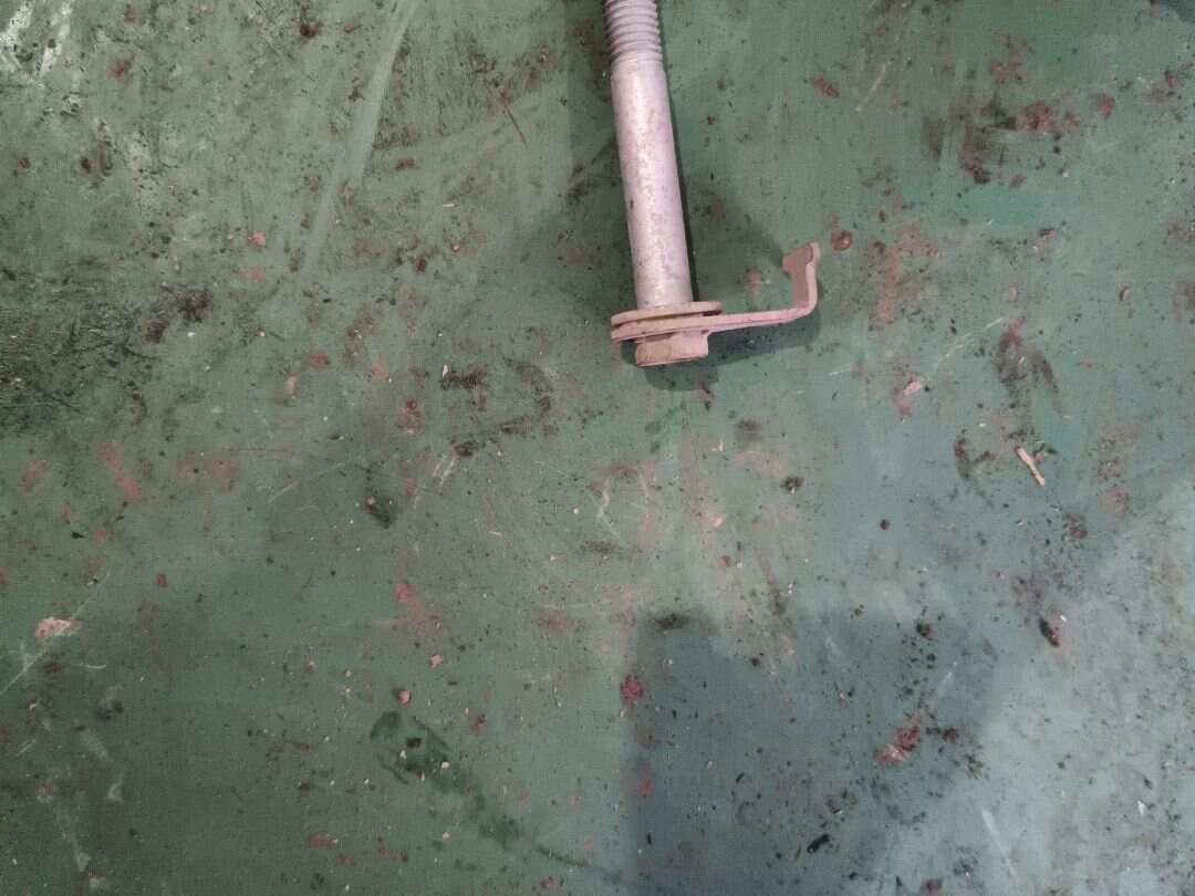 T2H5902 Bolt