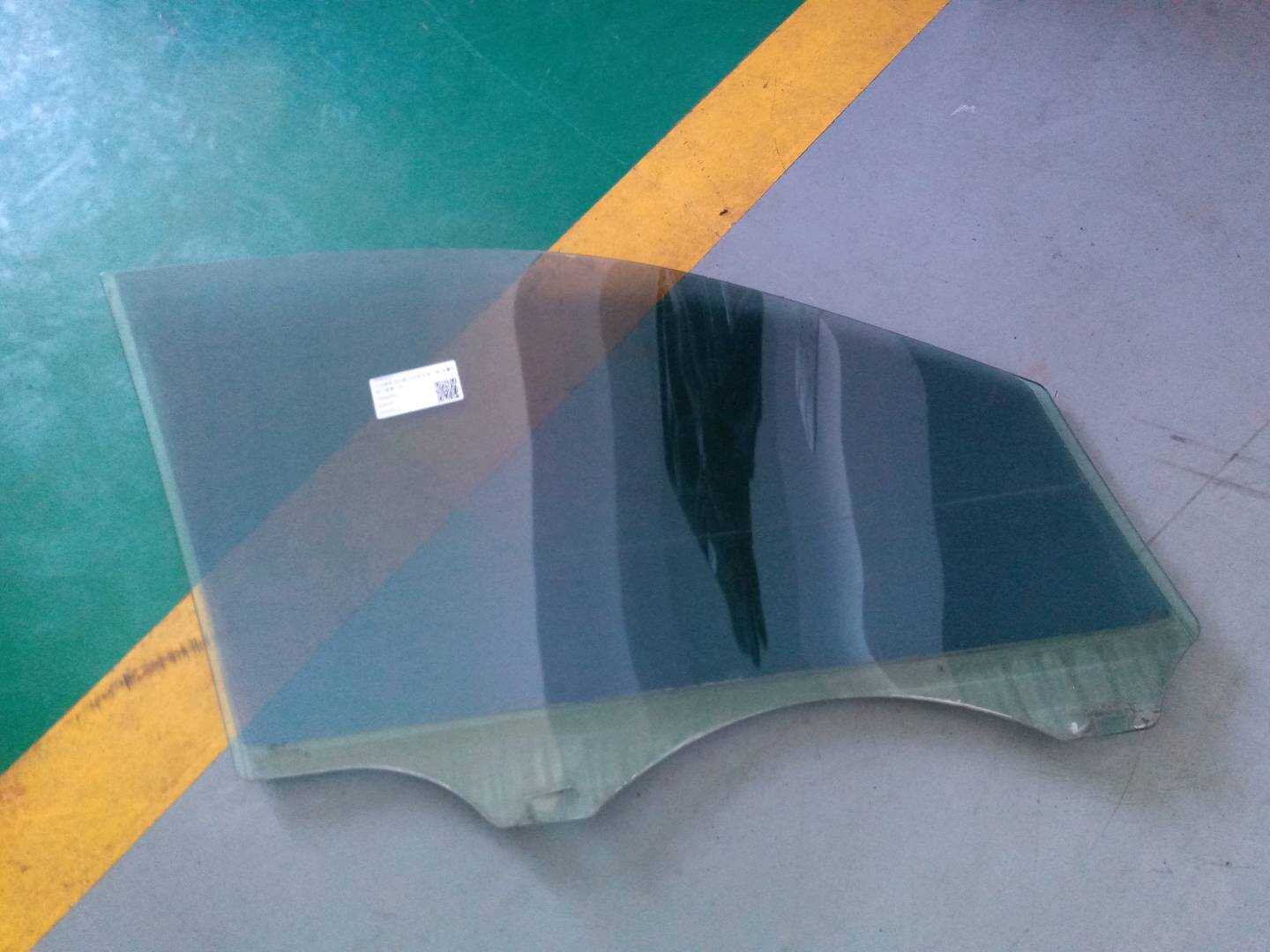 7P6845021 Front Door Glass, Left