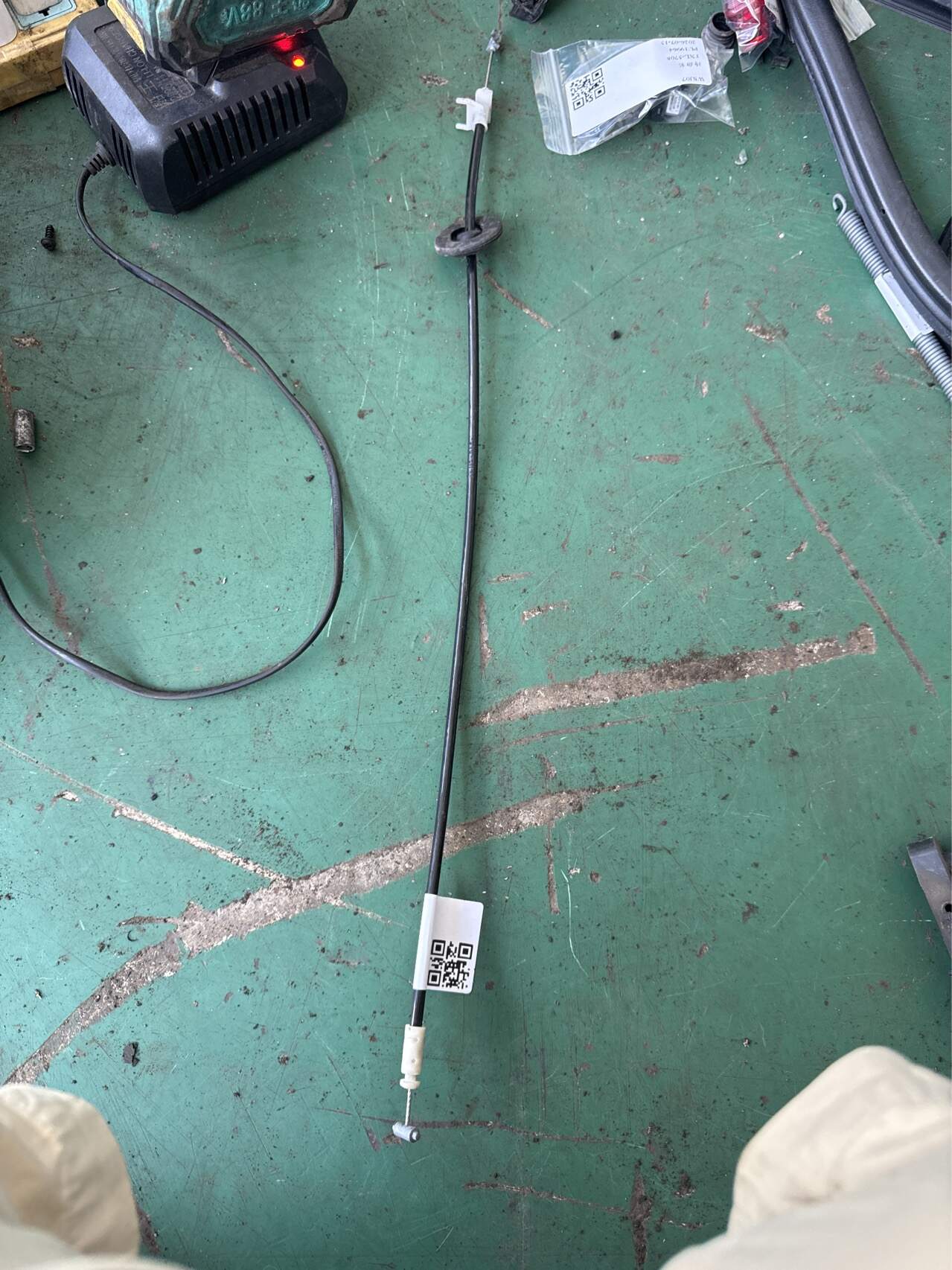 LR019819 Front Door Inner Handle Cable, Left