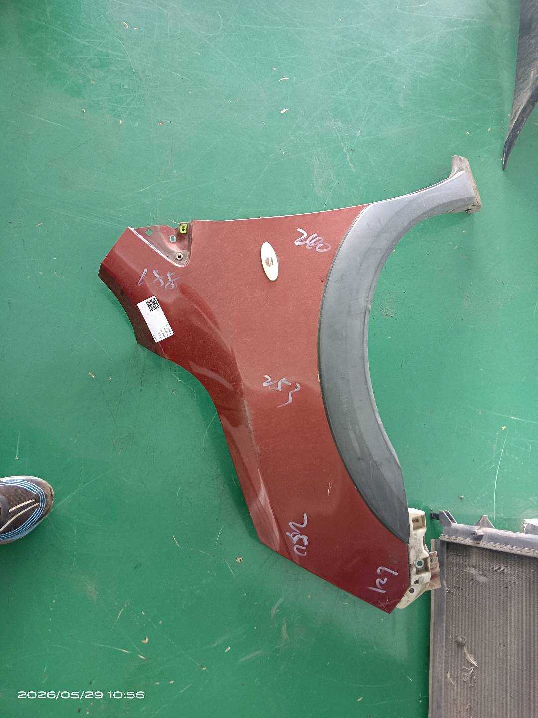 F31011YPMB Front Fender, Left
