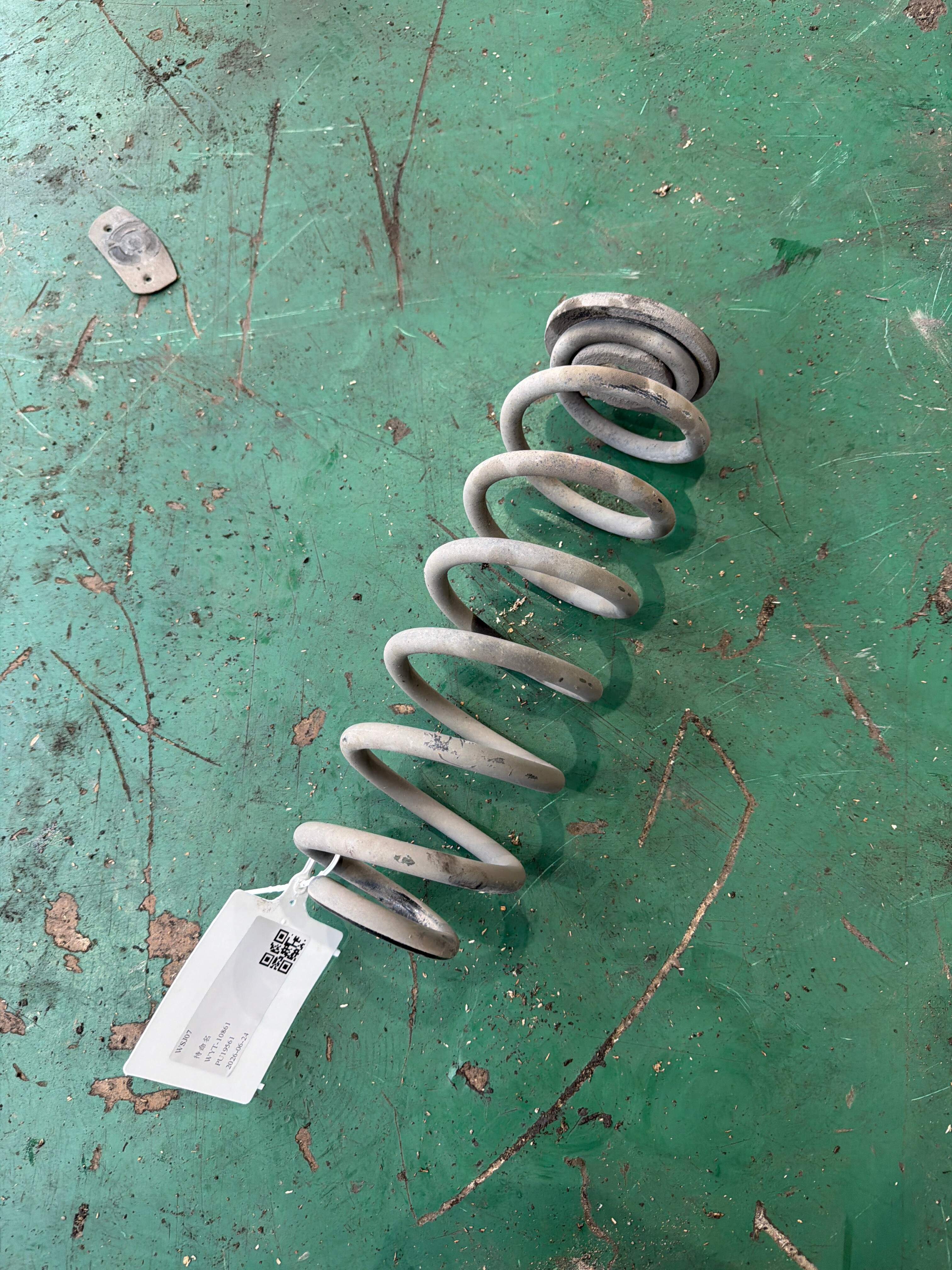 L3CD511115A Rear Shock Absorber Coil Spring, Left