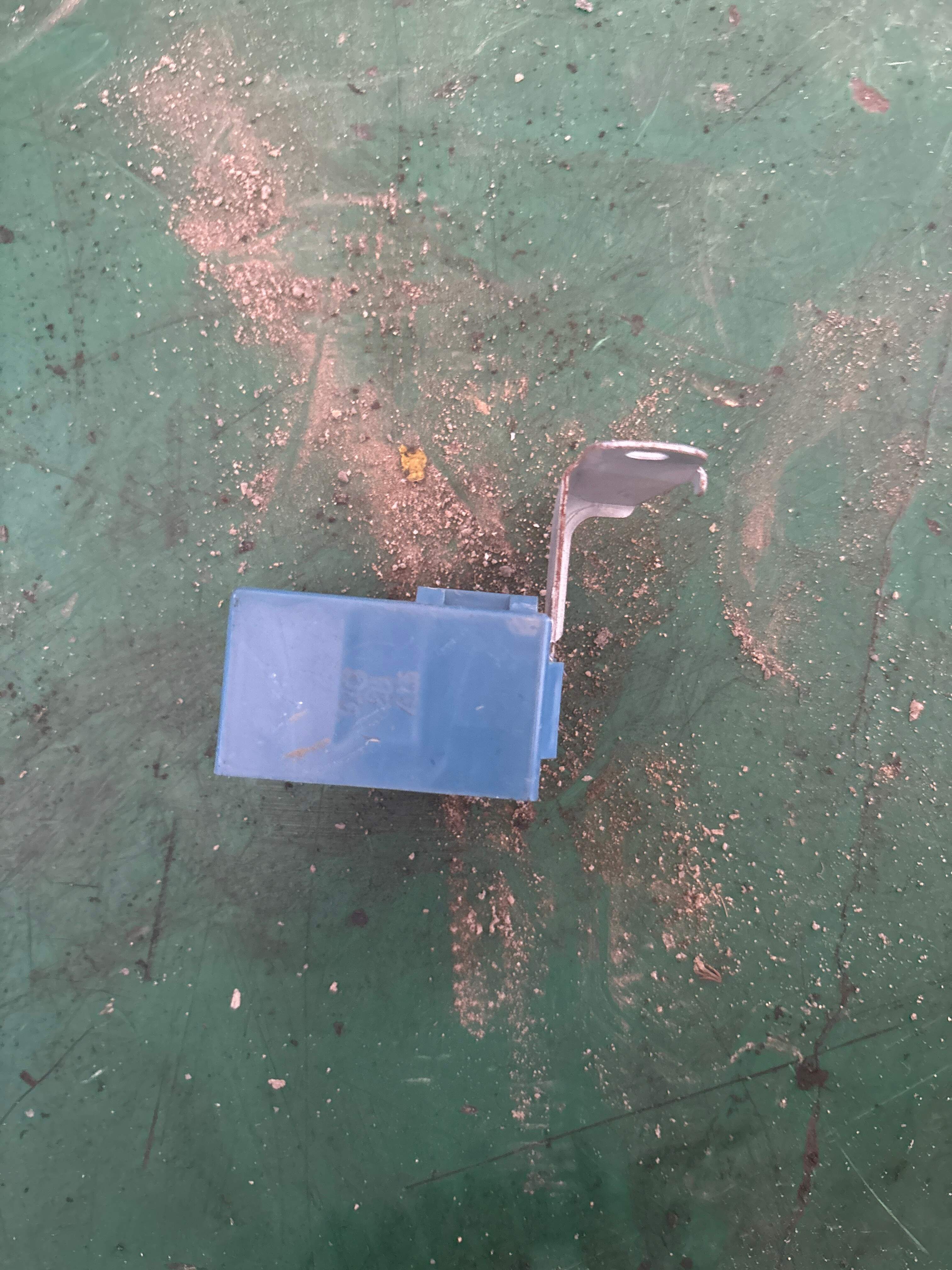 8594060110 后刮水器继电器总成