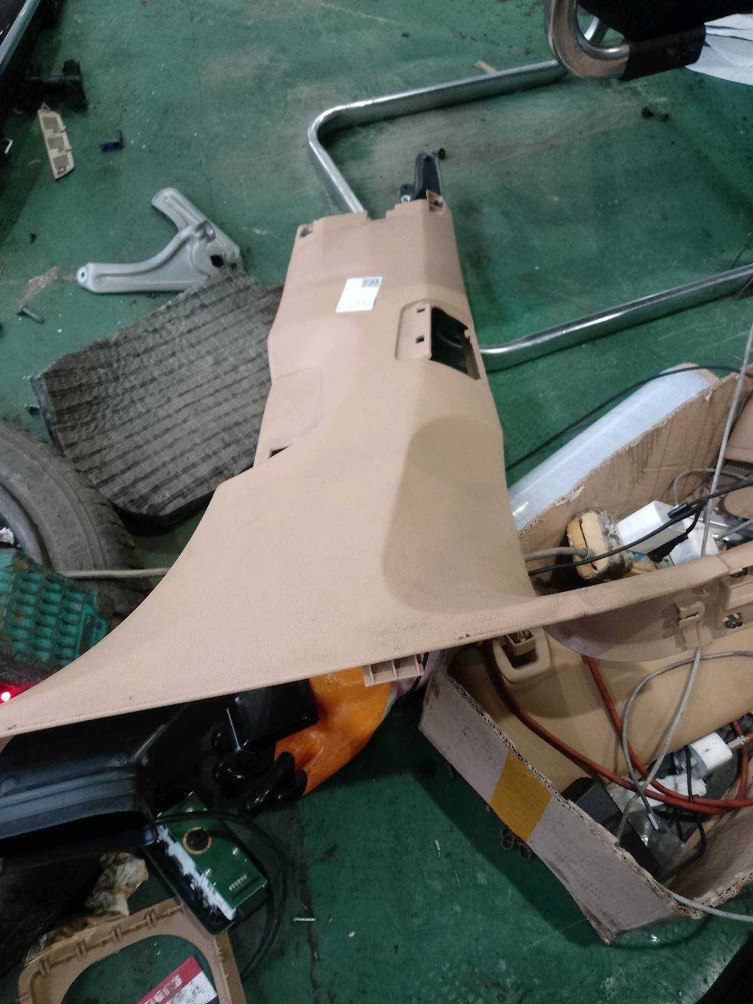 97055518401 B柱内衬(右下)