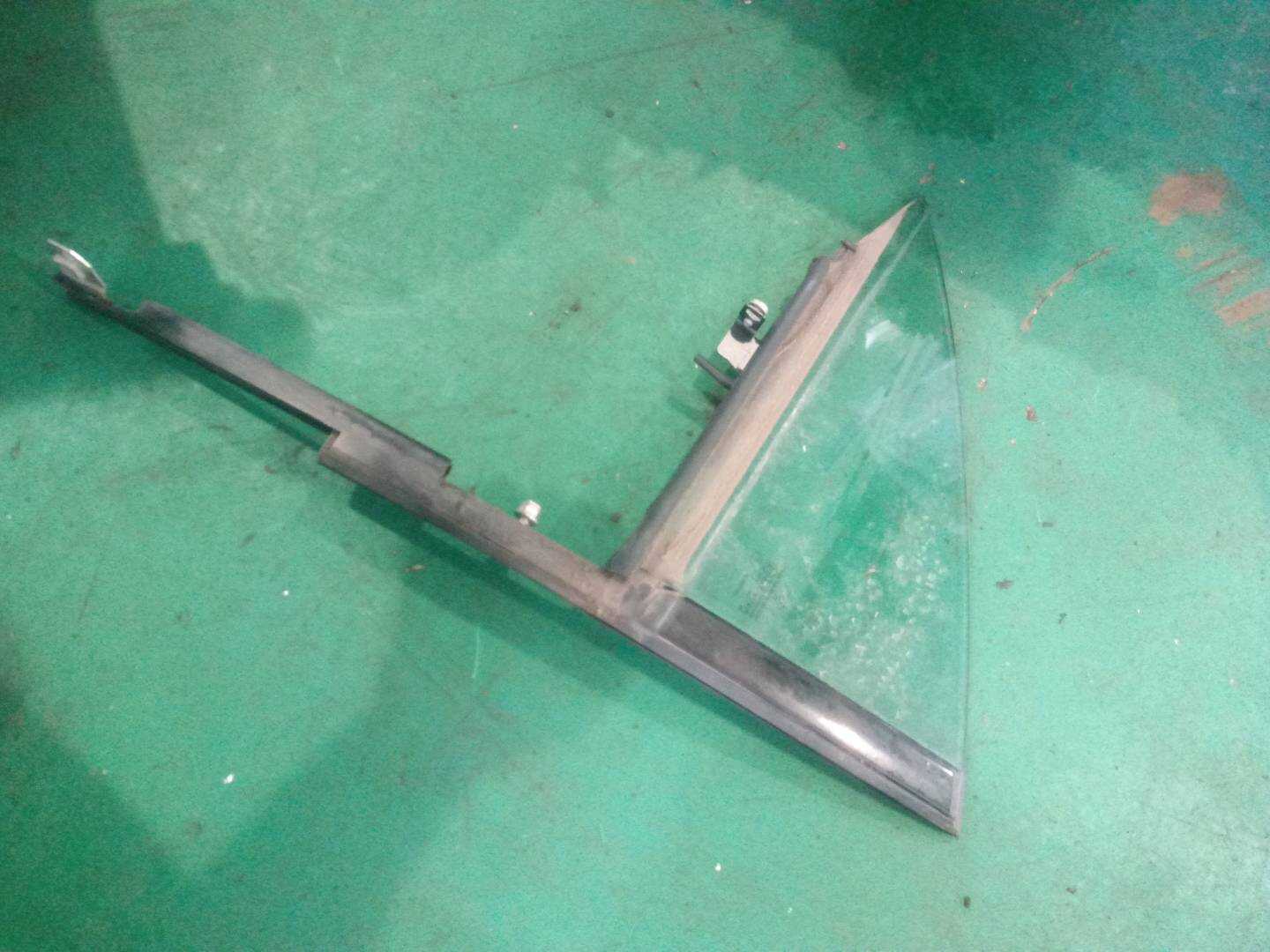 A2187300255 后侧围玻璃（右）
