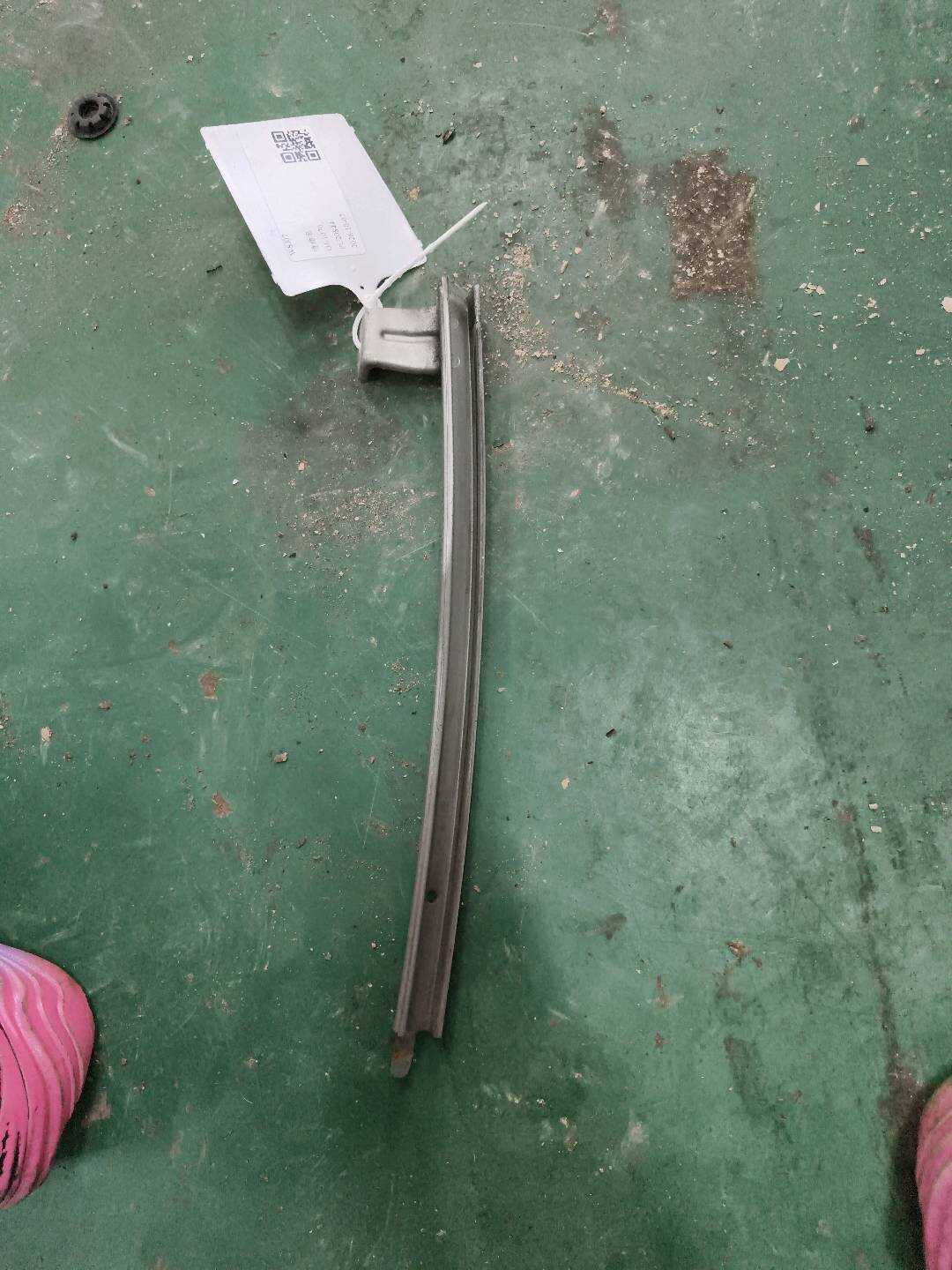 6740312220 前门玻璃导轨(右后)