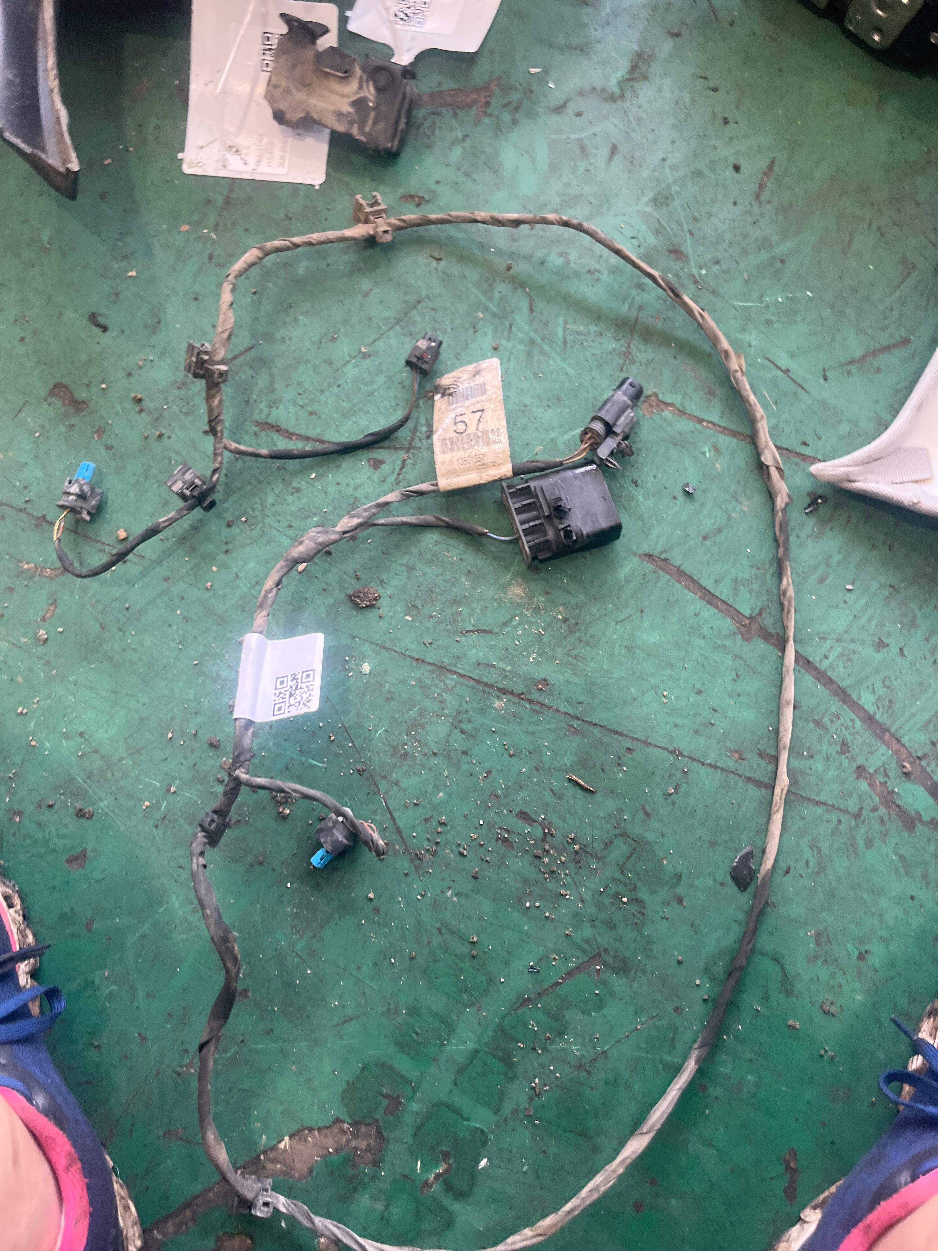 A1665408532 Front Sensor Wiring Harness