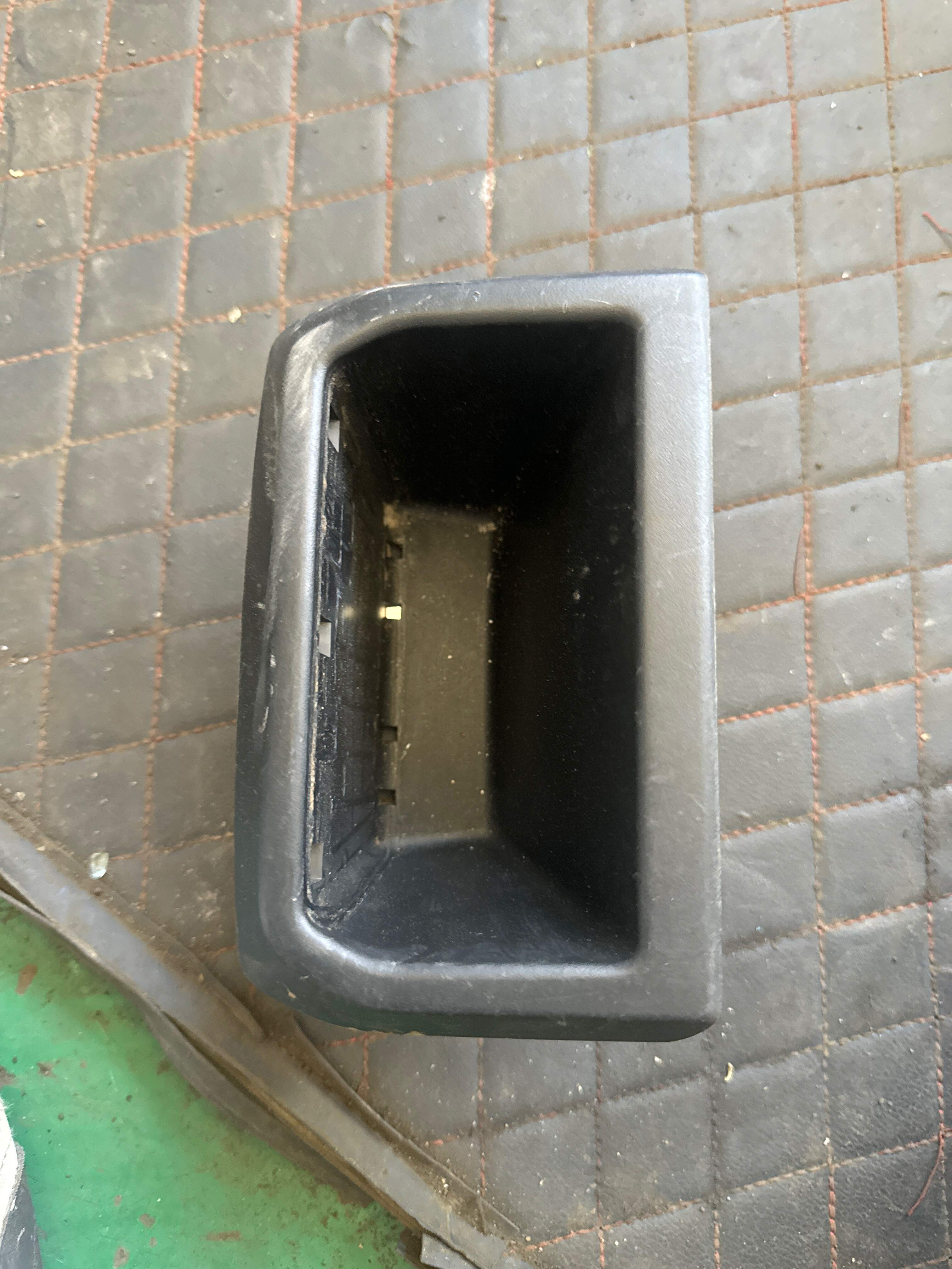 51166828271 后部杂物箱