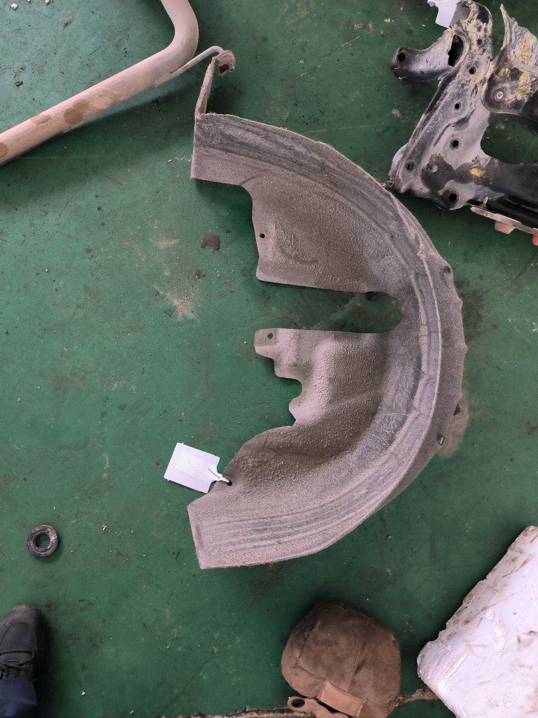 5TA810970 后叶子板内衬(右)