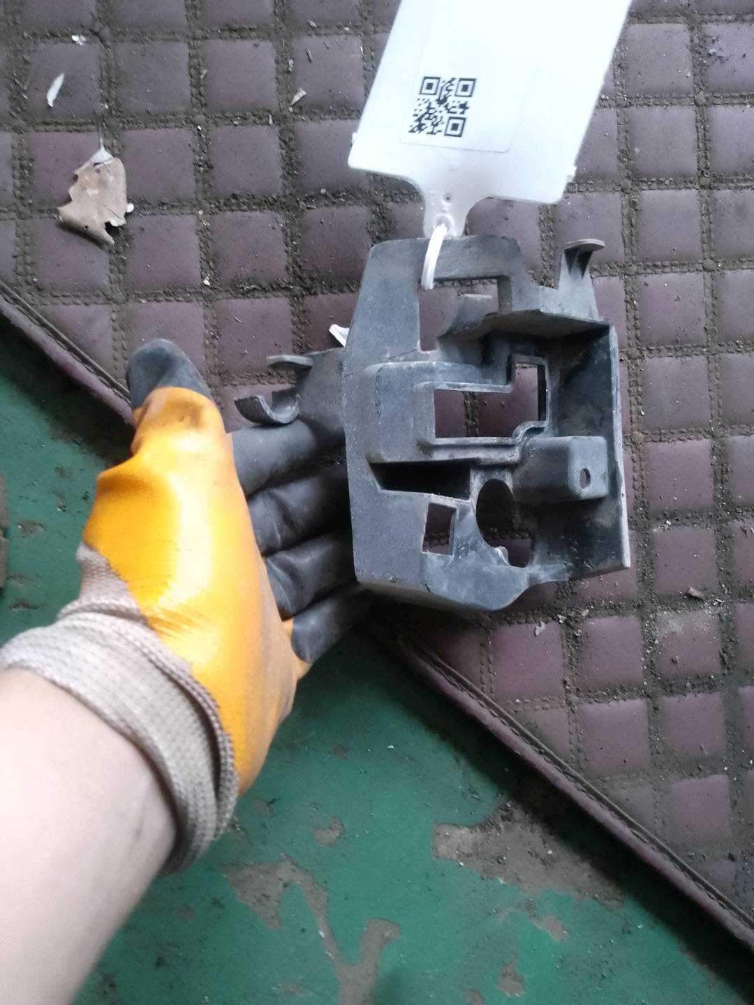 L35D807941 导向框 用于带大灯清洗装置的车