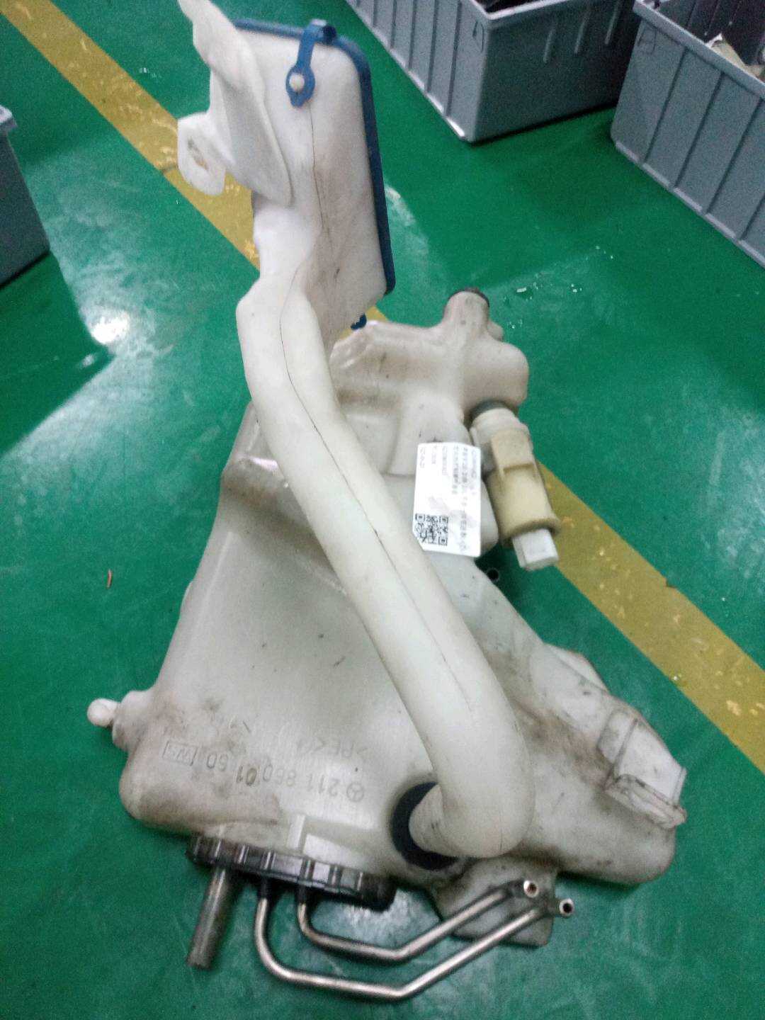 A2118690008 前风挡雨刮水壶盖