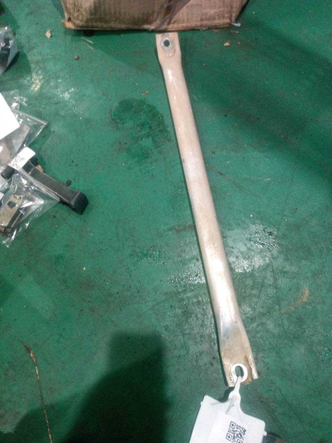 51617184939 发动机仓对角撑杆(左后)
