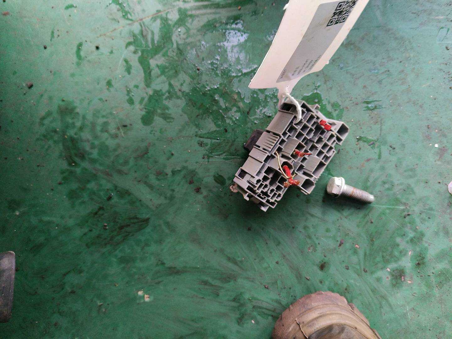 95561010900 中央电气系统继电器座继电器座