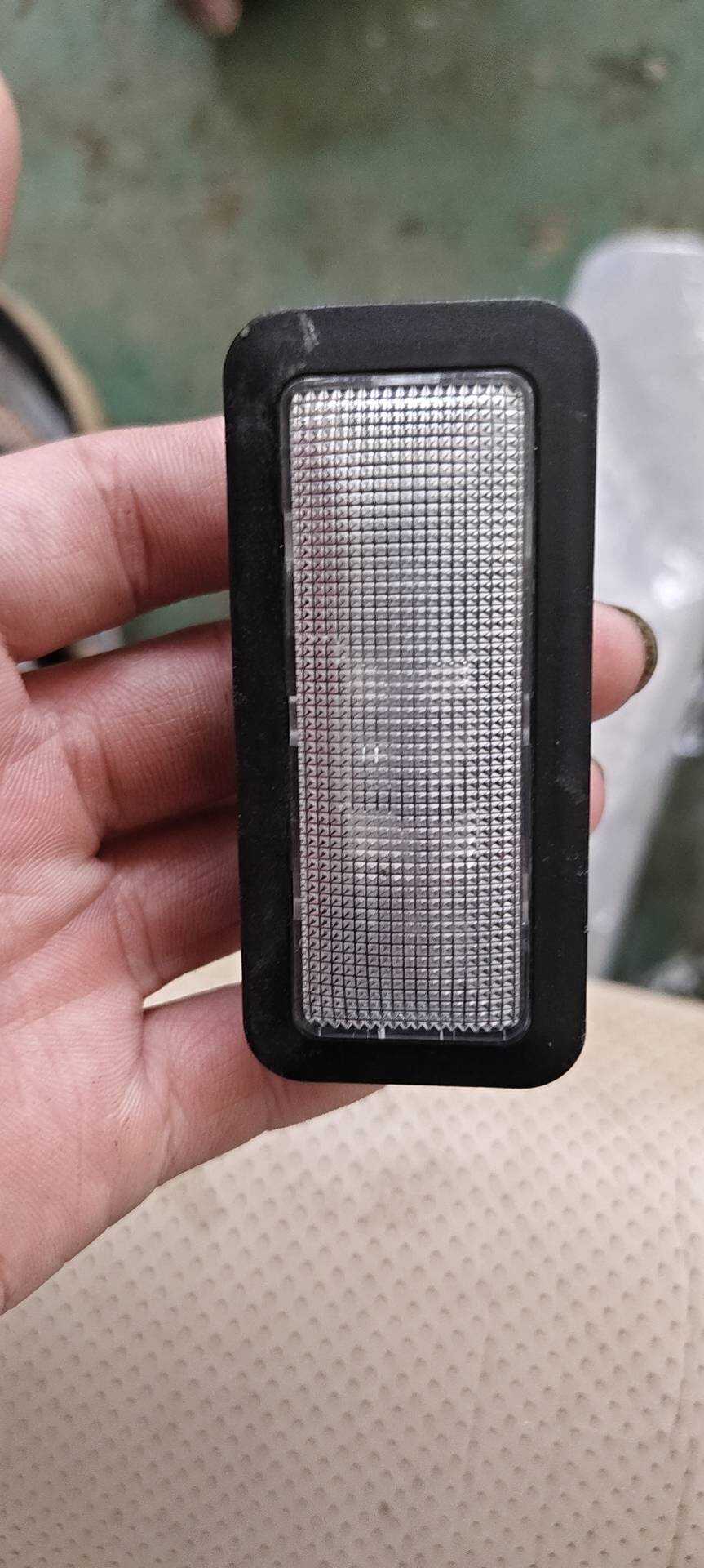 6600057347 行李舱照明灯总成