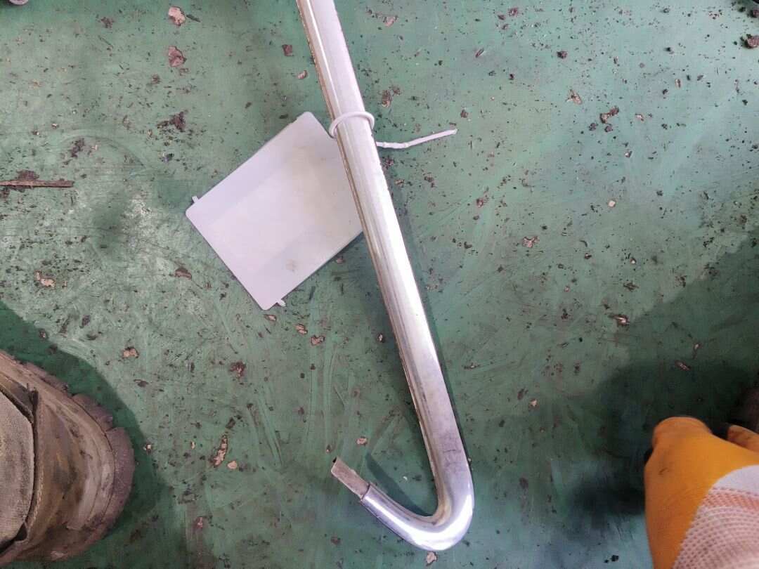 4F5853346A 后侧围玻璃饰条(右)