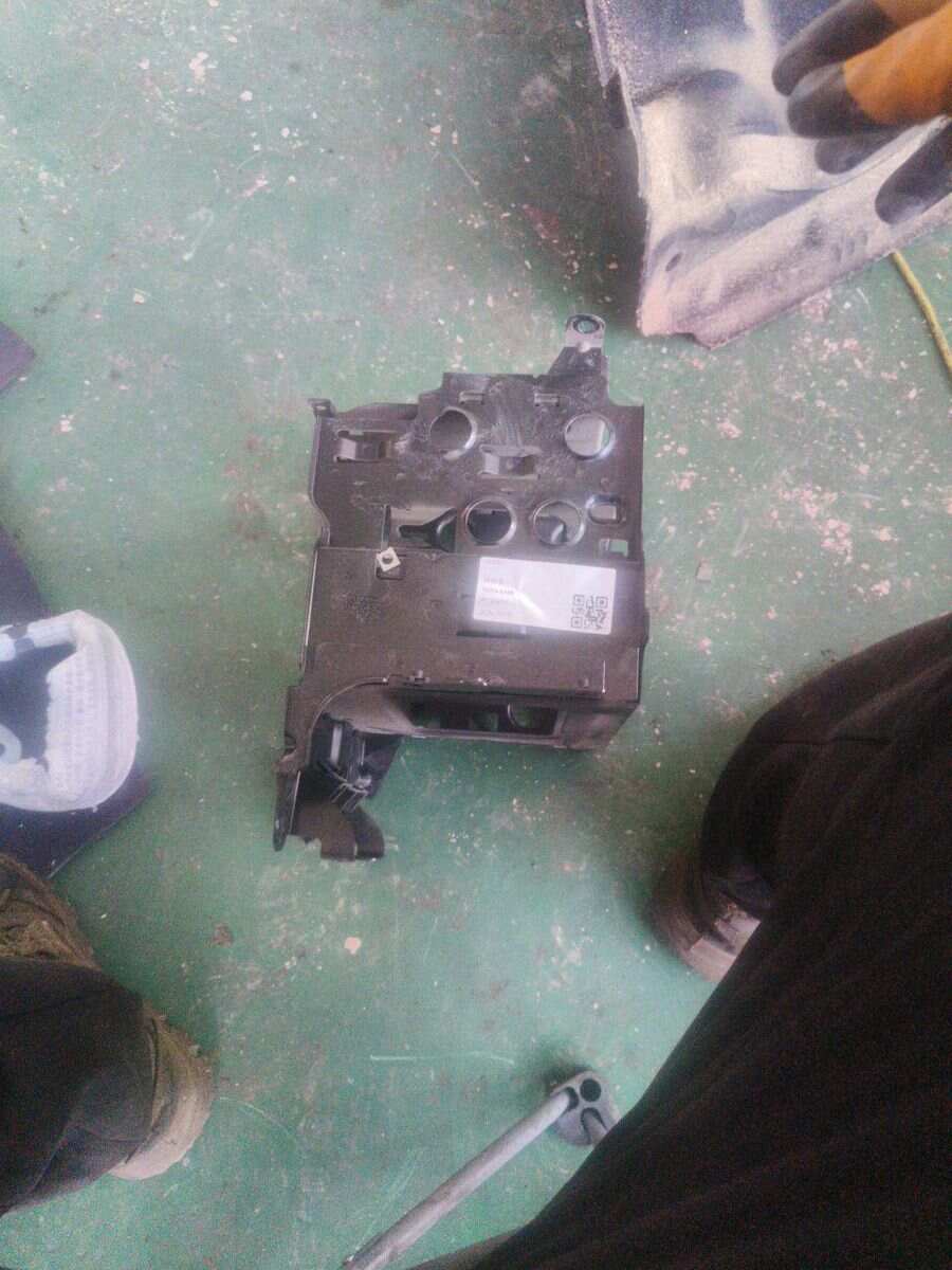 4F0035205B 控制单元支座