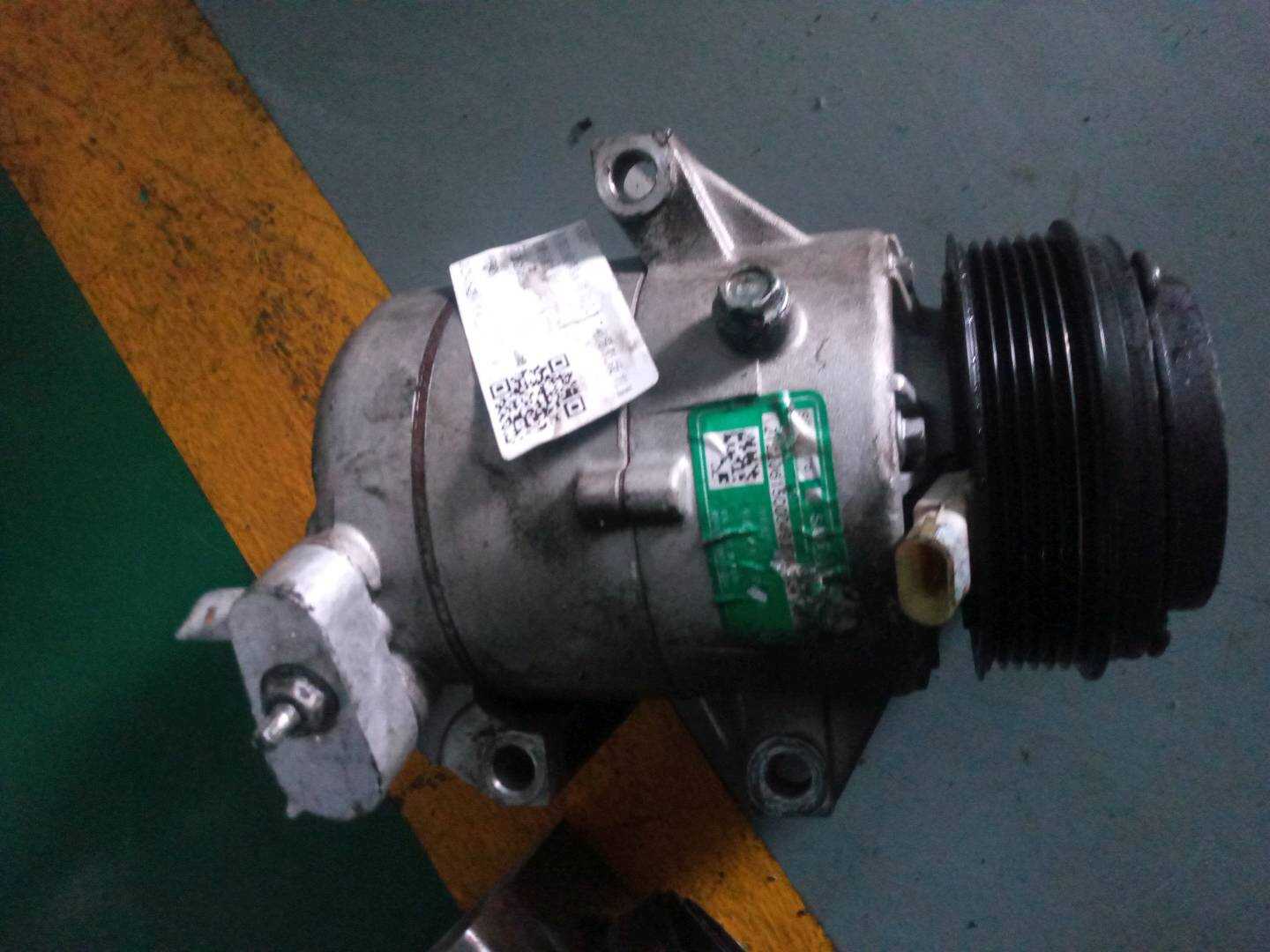 9058902 A/C Compressor