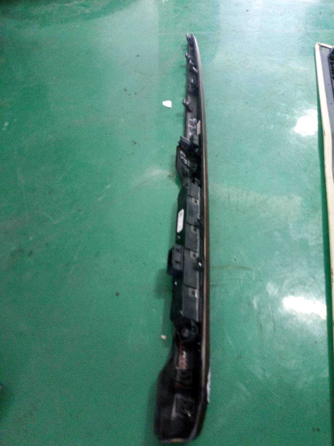 C2Z18498 仪表台饰条（右）