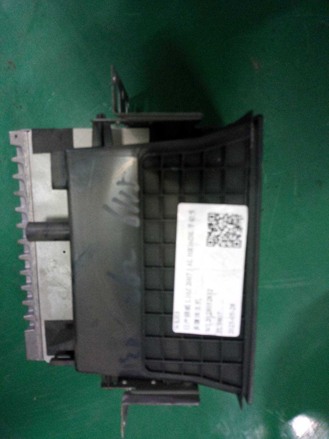 28185CJ000B082 多媒体主机