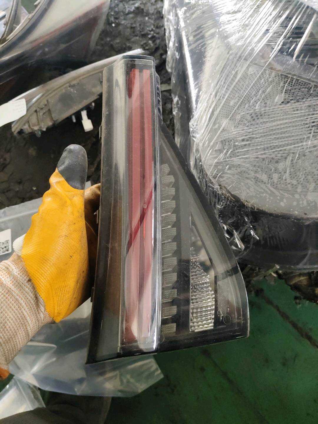 B012238 Left Inner Tail Light