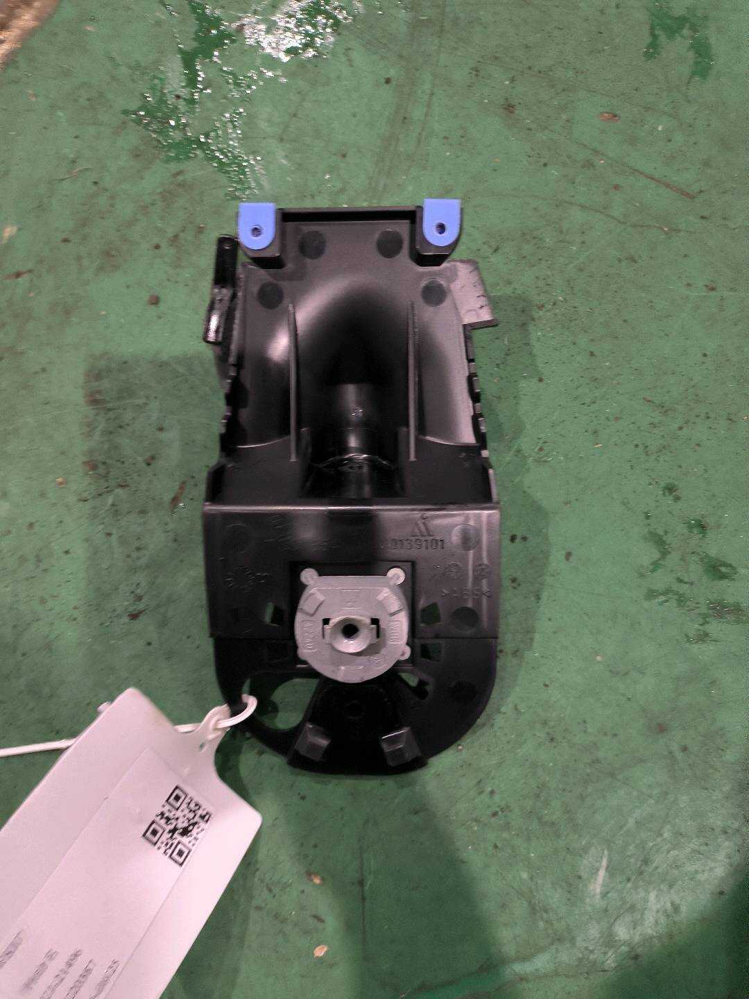 51167351854 内后视镜座