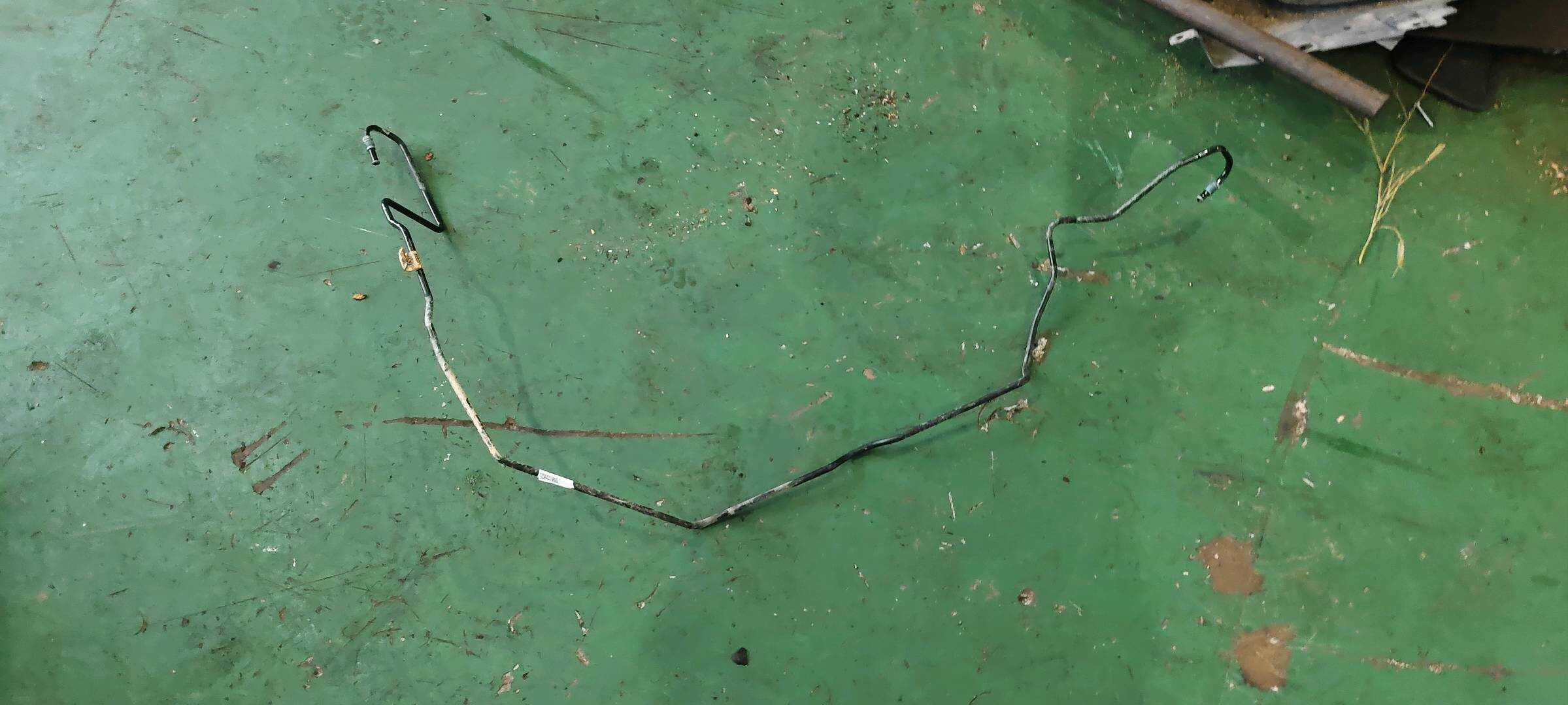 34326881183 制动缸回油管