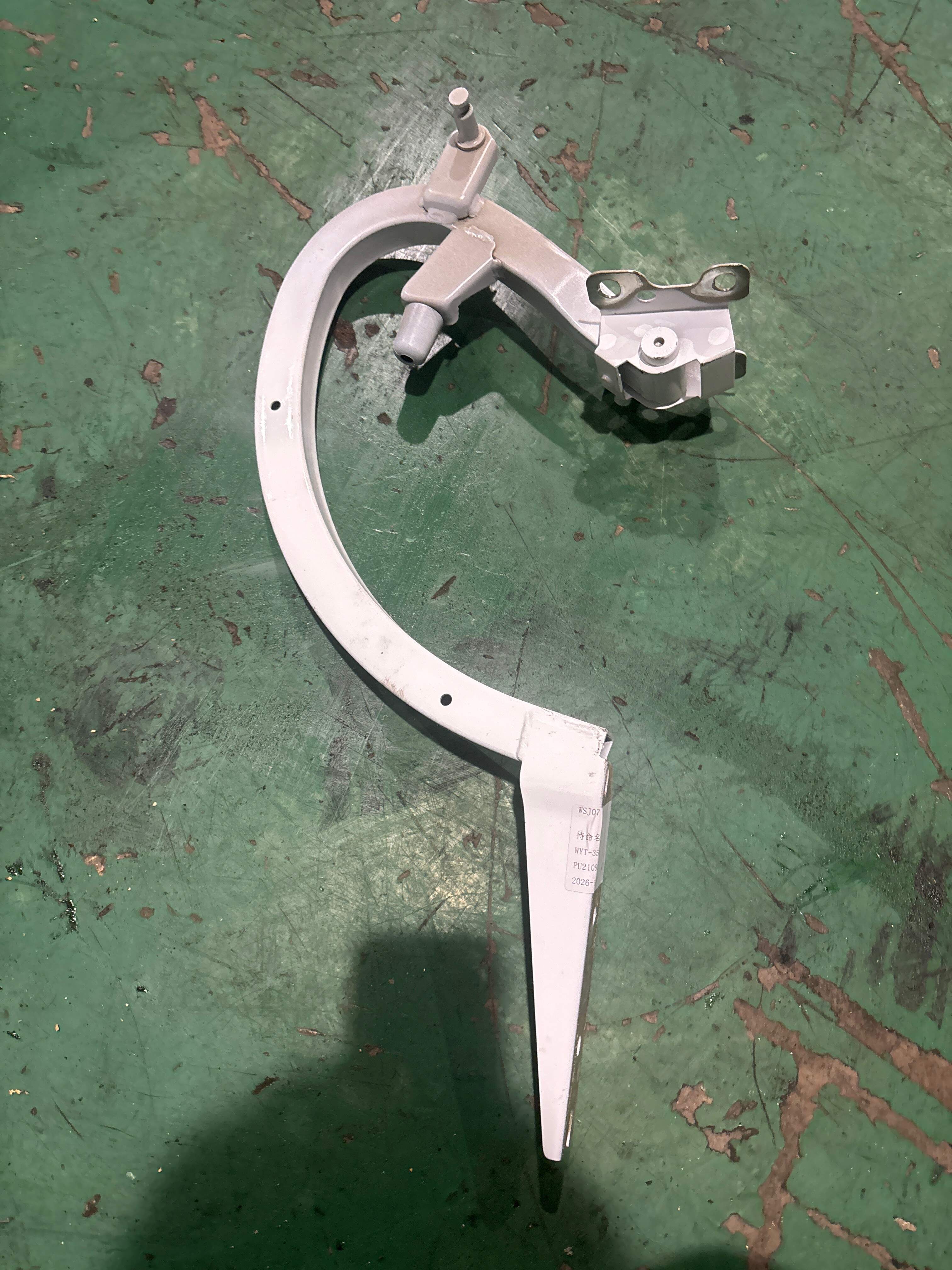 L8W5827301A Trunk Lid Hinge, Left