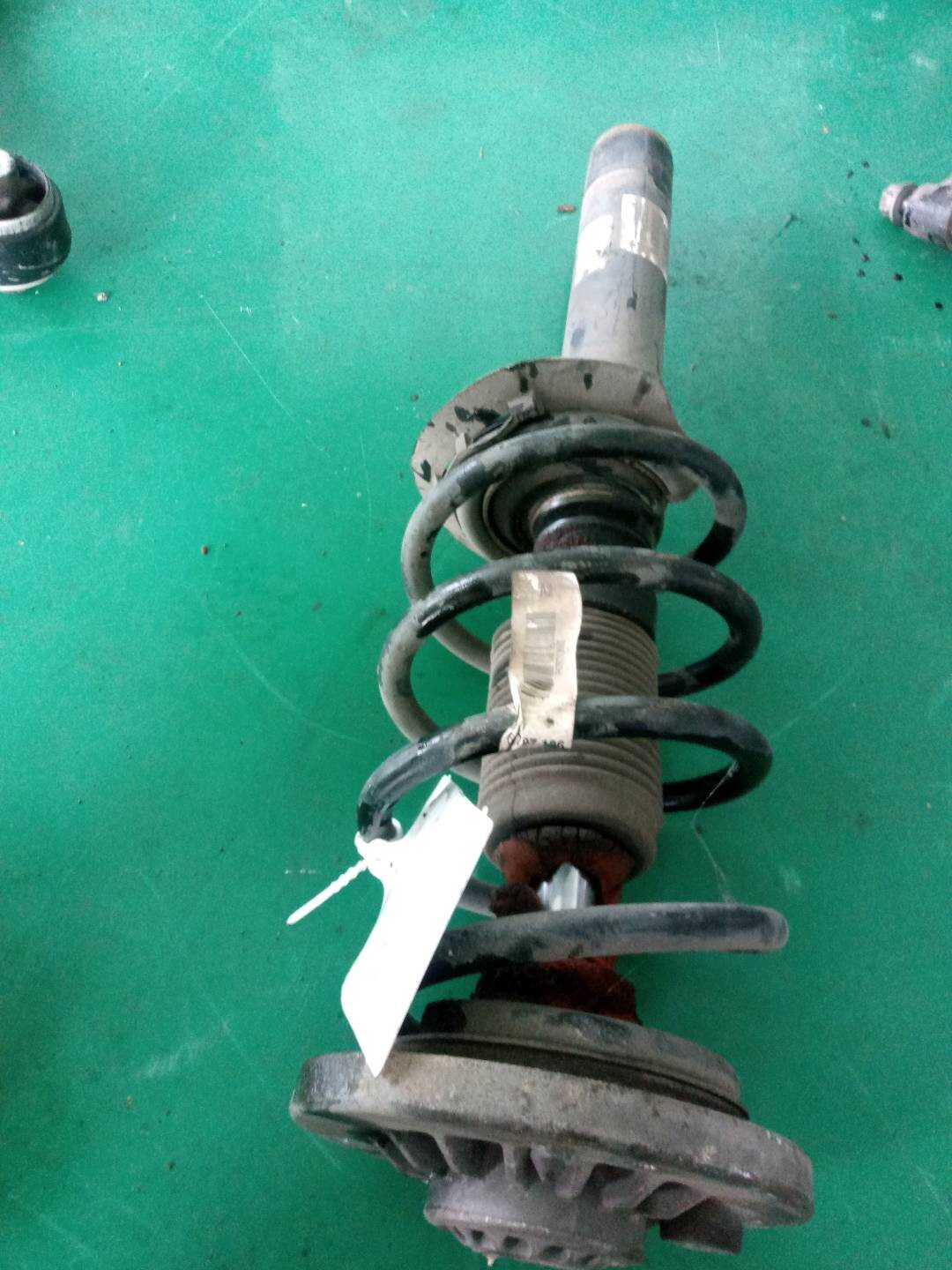 31316796315 Front Left Shock Absorber
