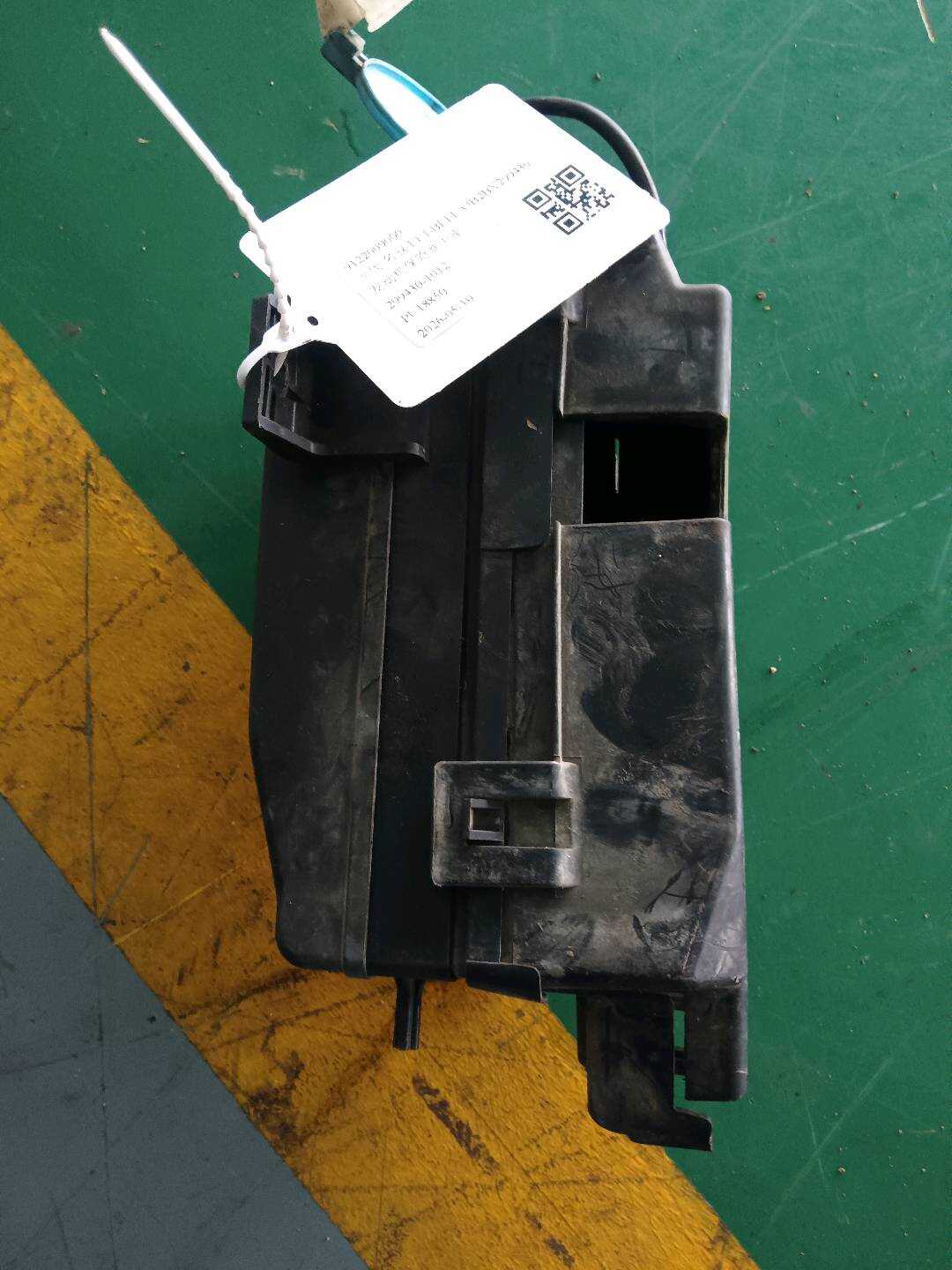 9122009000 发动机保险盒中座