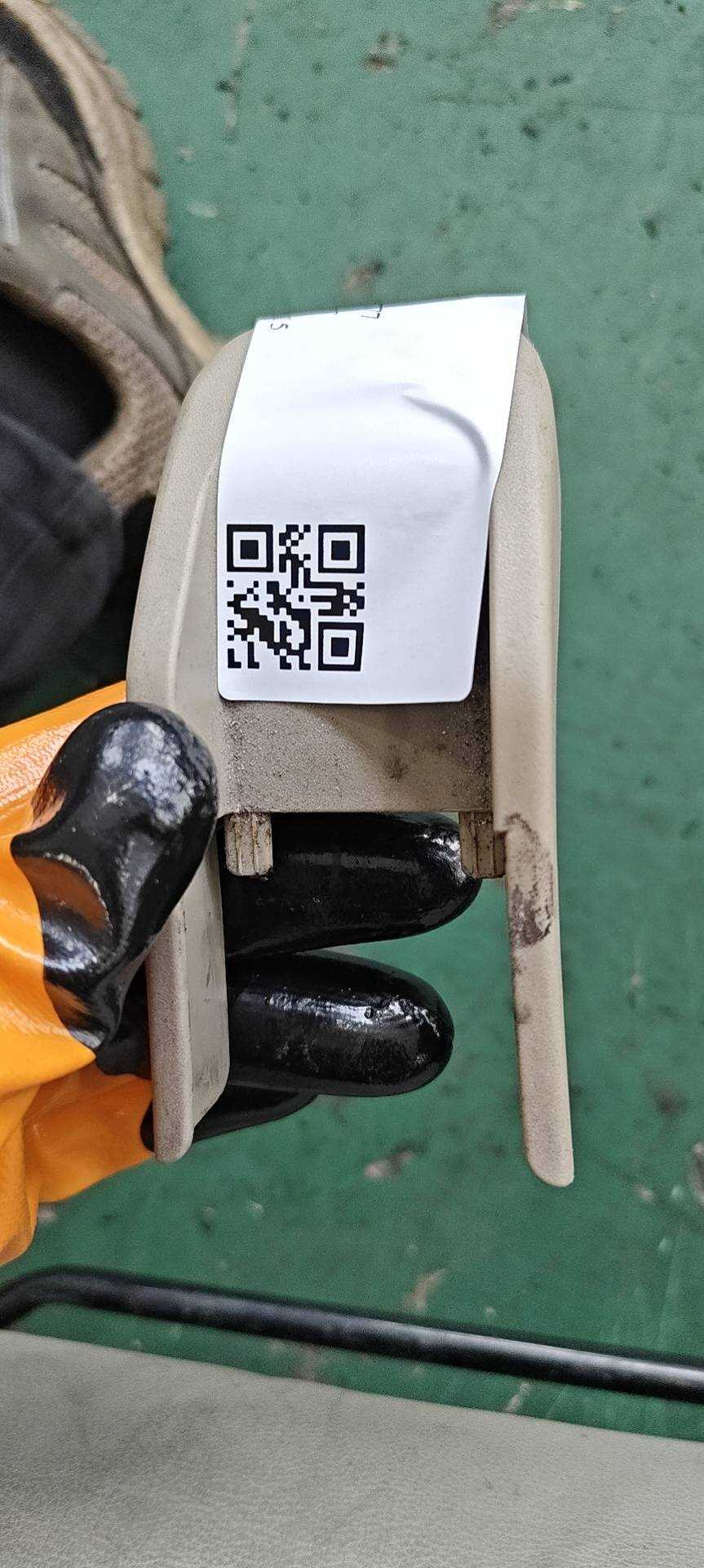 87505EW30A 前座椅滑轨盖