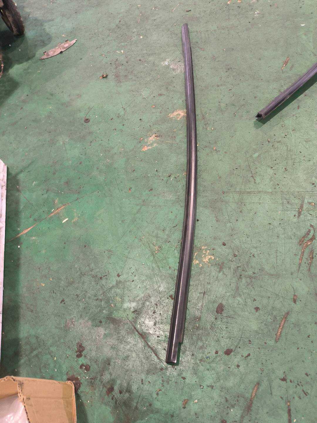 51G837478 前门玻璃压条（右外）