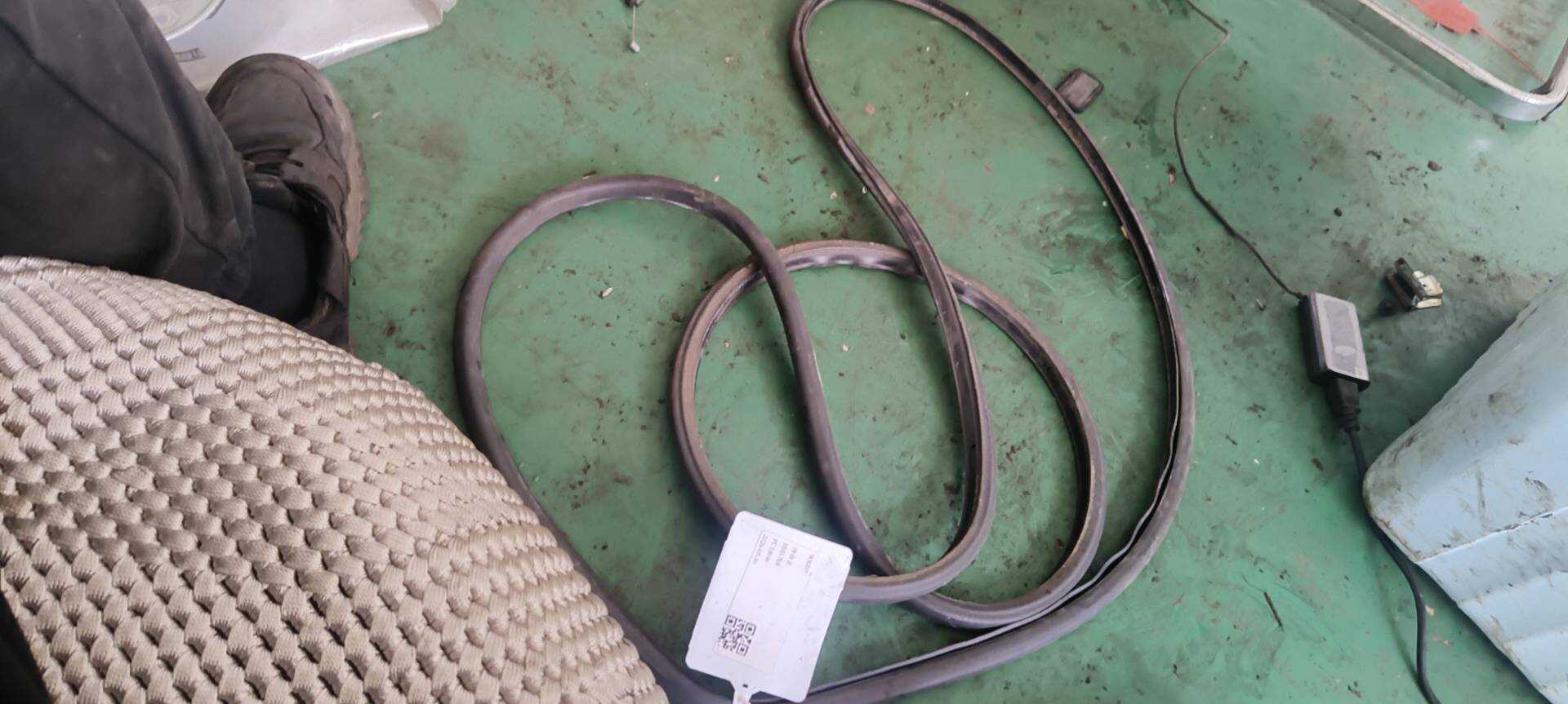 A1647201278 Front Door Seal Strip, Left