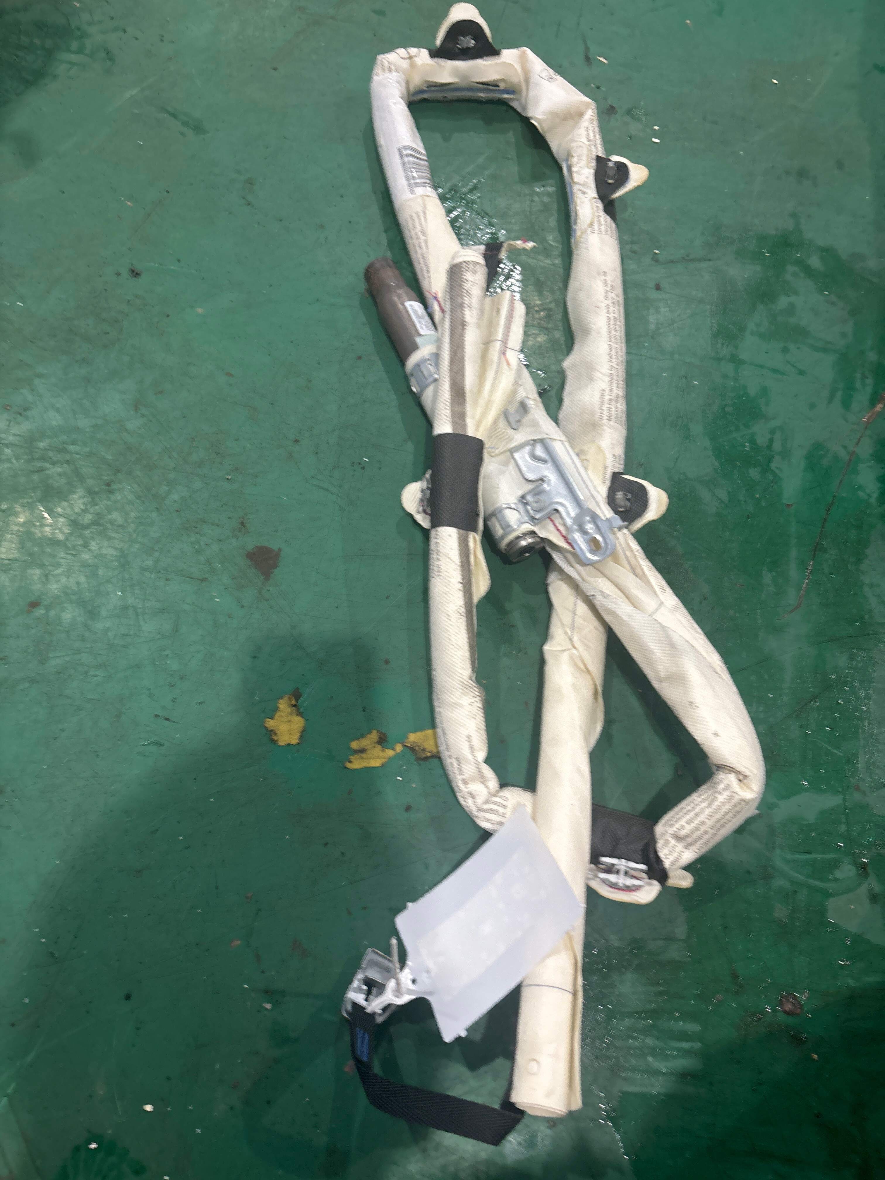 A2468601002 车顶窗帘气囊组件（右）