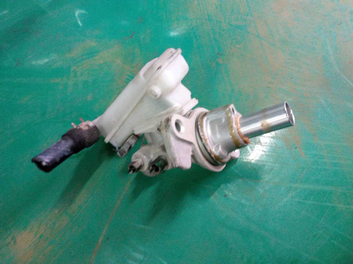 DGY14340Z Brake Master Cylinder