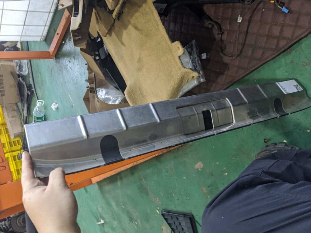 97055125301 行李箱饰板（后）