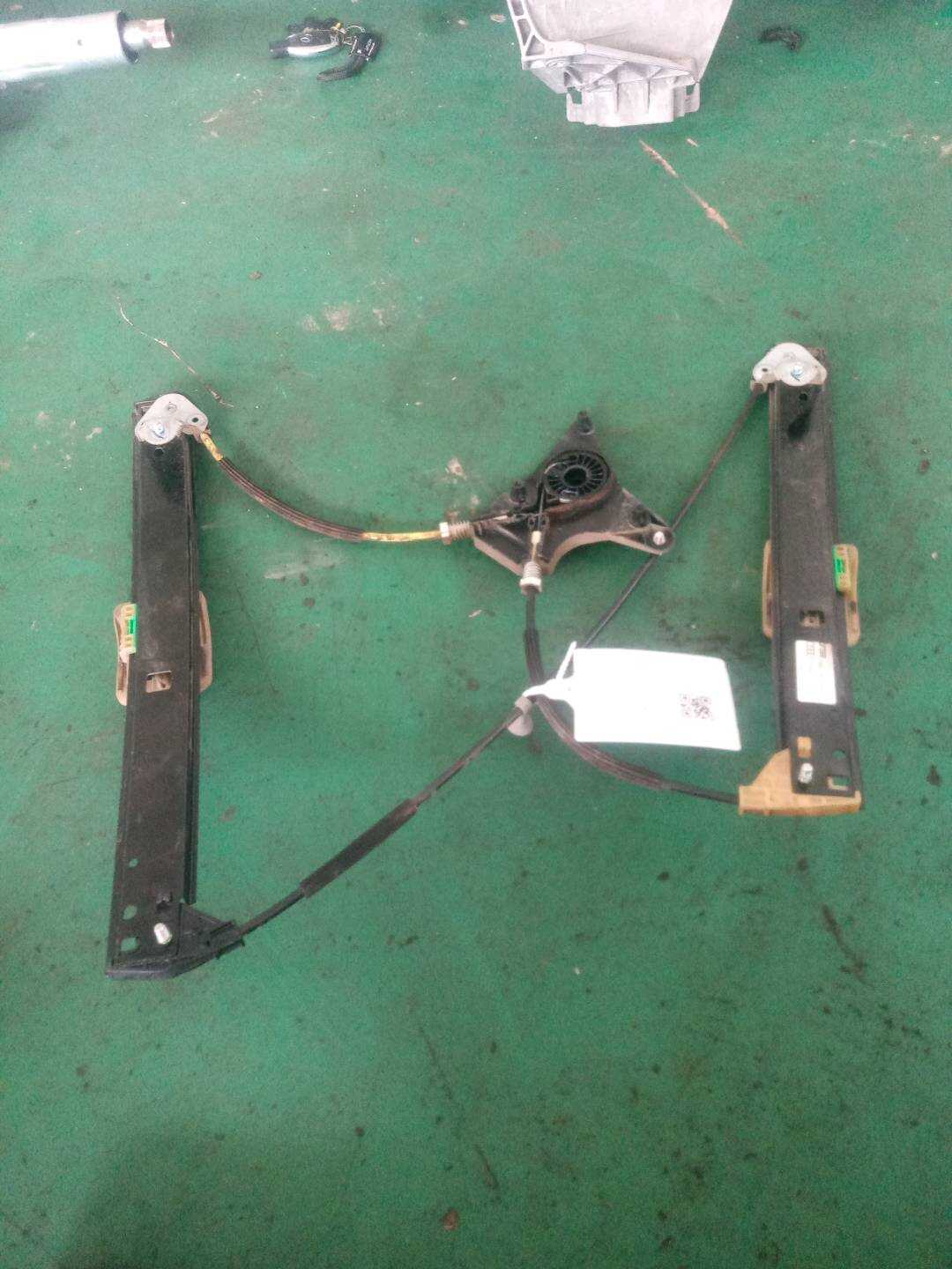 L8WD839462 后门玻璃升降支架（右）