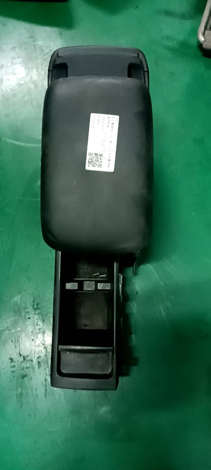 92114FG000LL 中央通道扶手总成