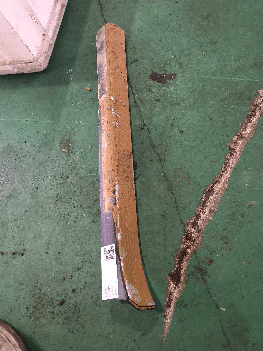 A22168002359051 Front Door Sill Trim Panel, Right