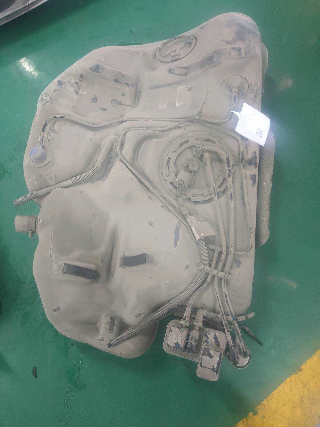 13297769 燃油箱总成