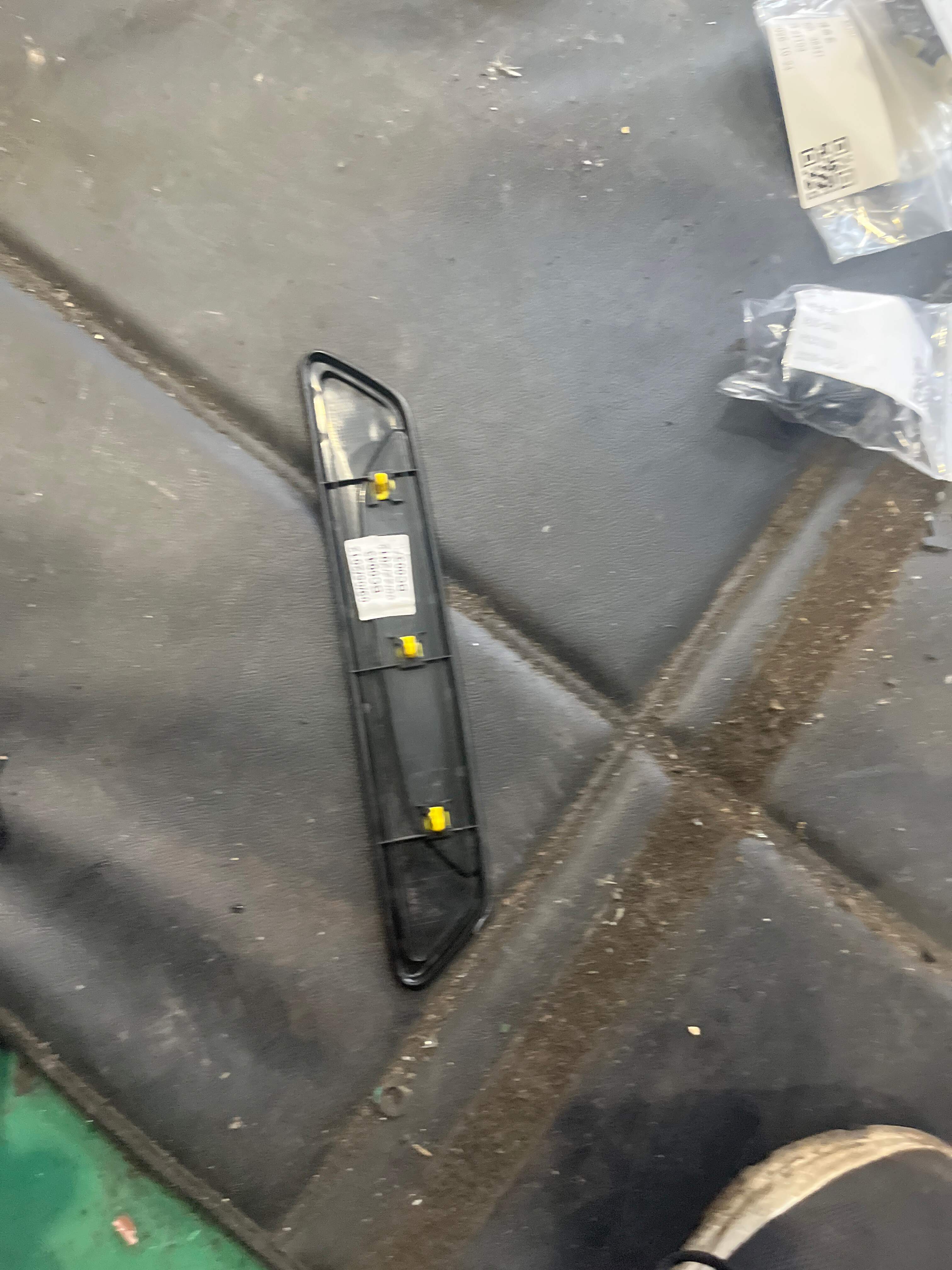 51477289229 Rear Door Sill Trim Panel (Left Outer)