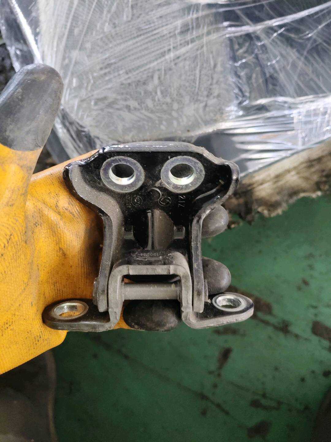 B000534 Door Hinge