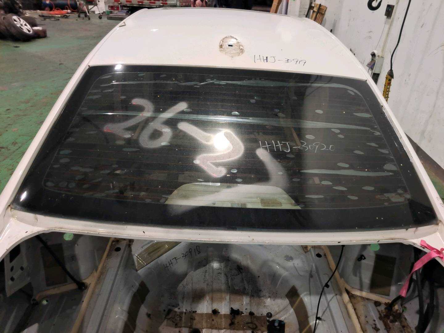 42741659 Rear Windshield Glass