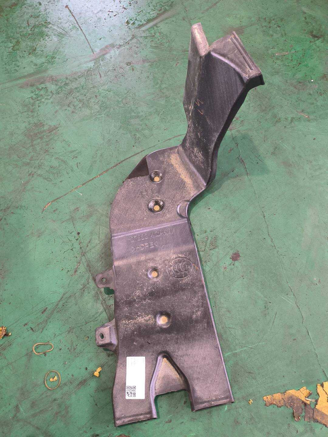 278334GA0A 脚面暖风管2