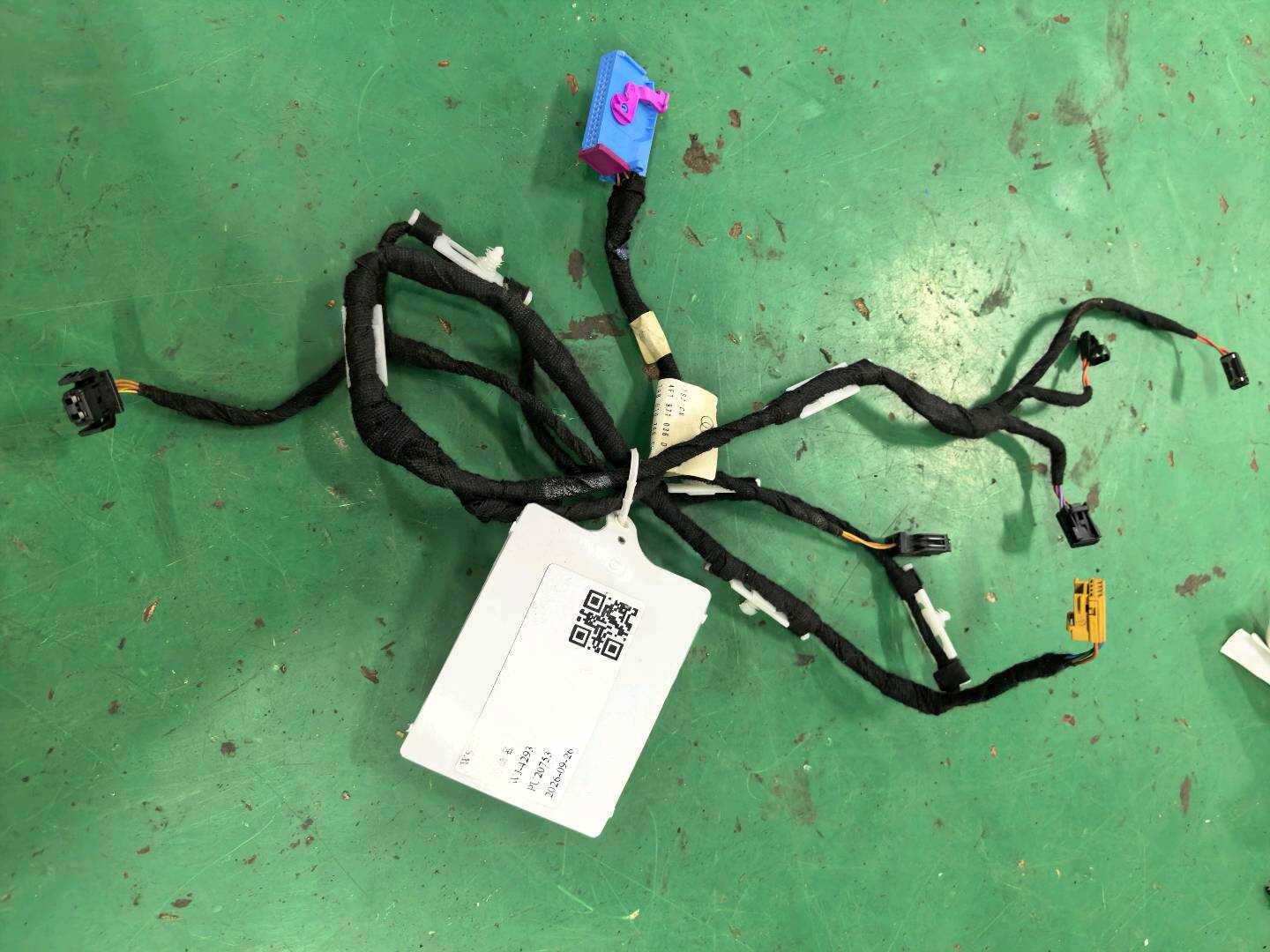 L4F1971036D Front Door Wiring Harness, Right