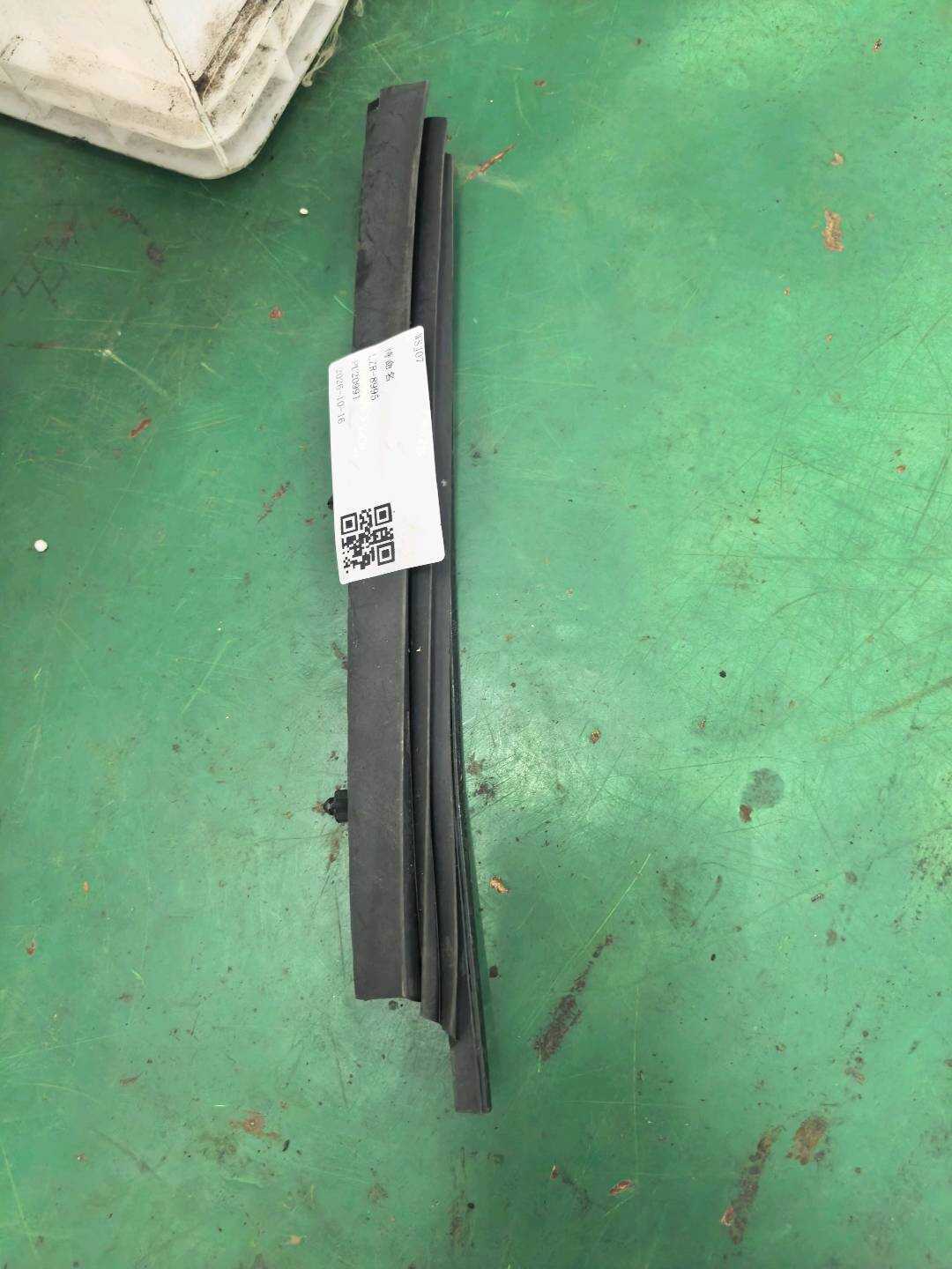 8D9877782A 防尘罩