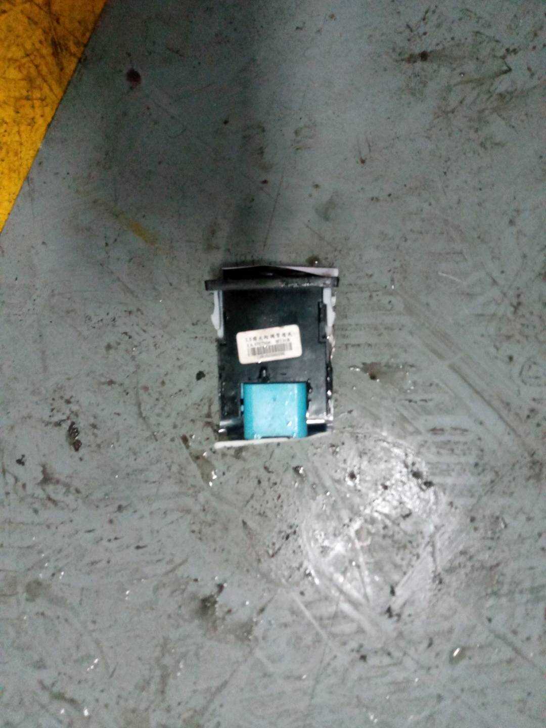 1013804300 前大灯调节器