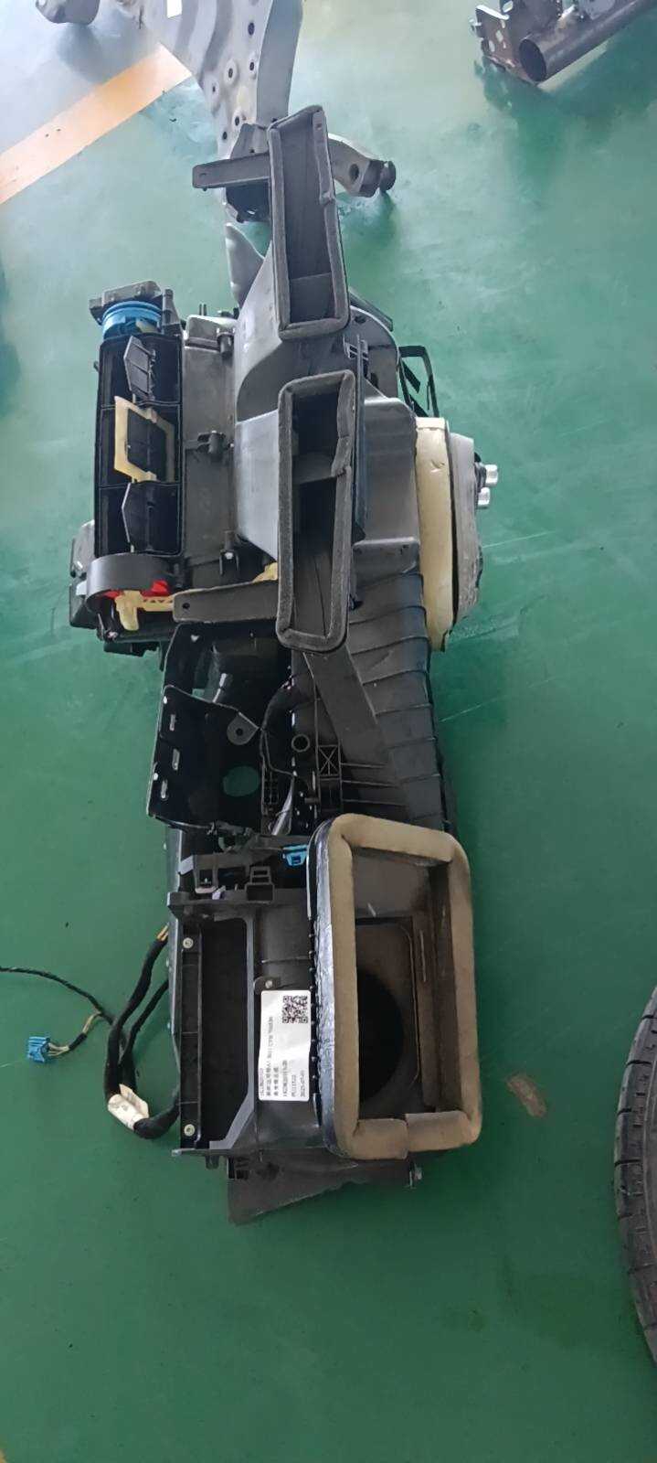 1K1820353 蒸发箱总成