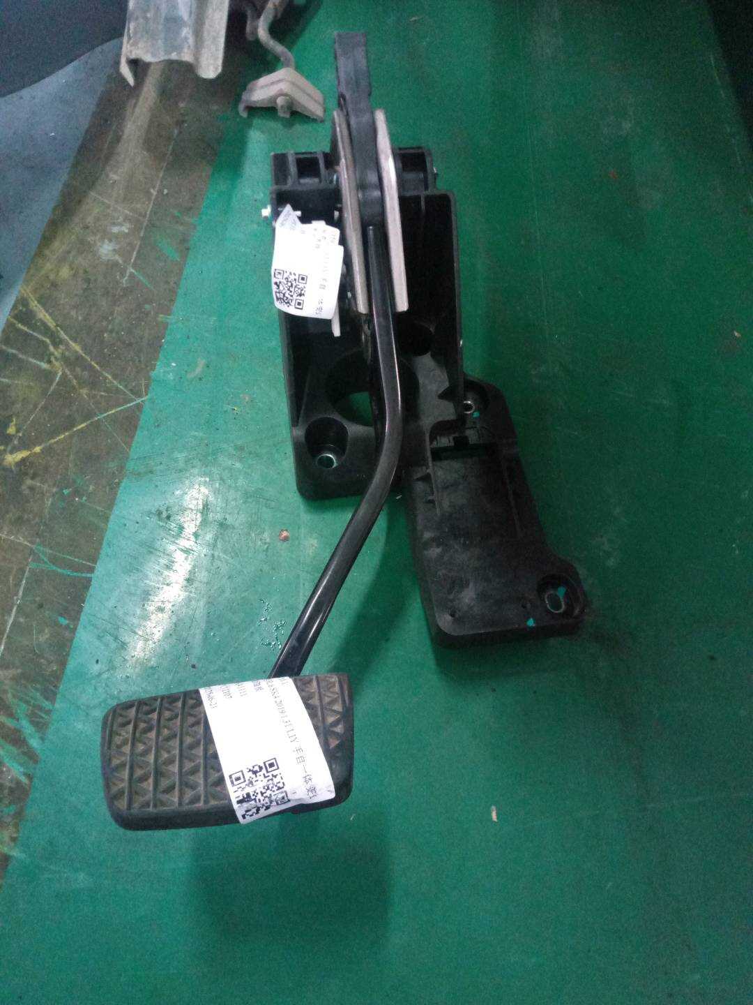 13597422 制动踏板位置传感器