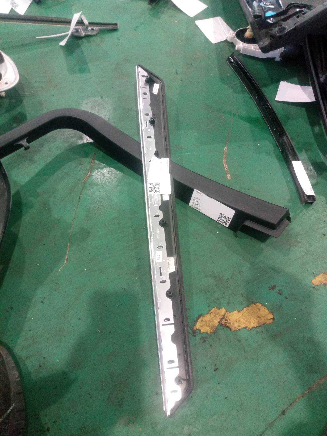 A2127300622 Rear Door Trim Panel Molding (Upper Right)