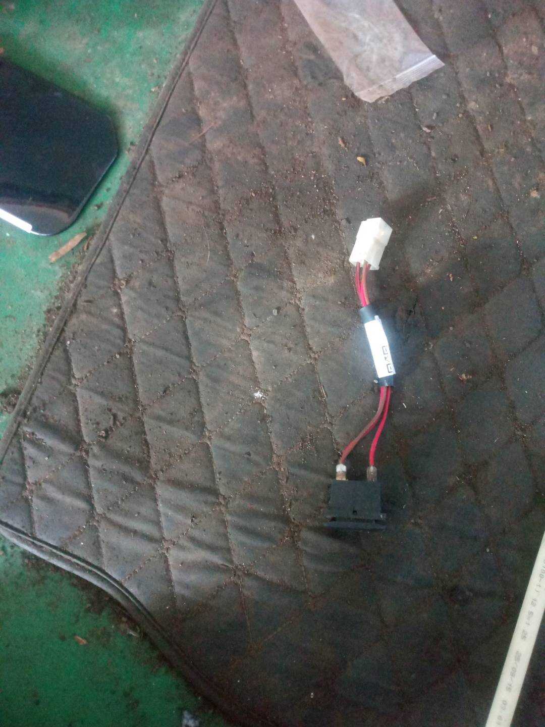 323959561 电动车窗升降器